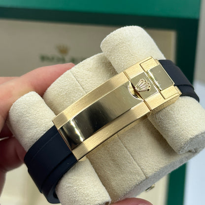 Rolex Cosmograph Daytona 126518 Leuchtend schwarz und golden mit Diamanten besetzt