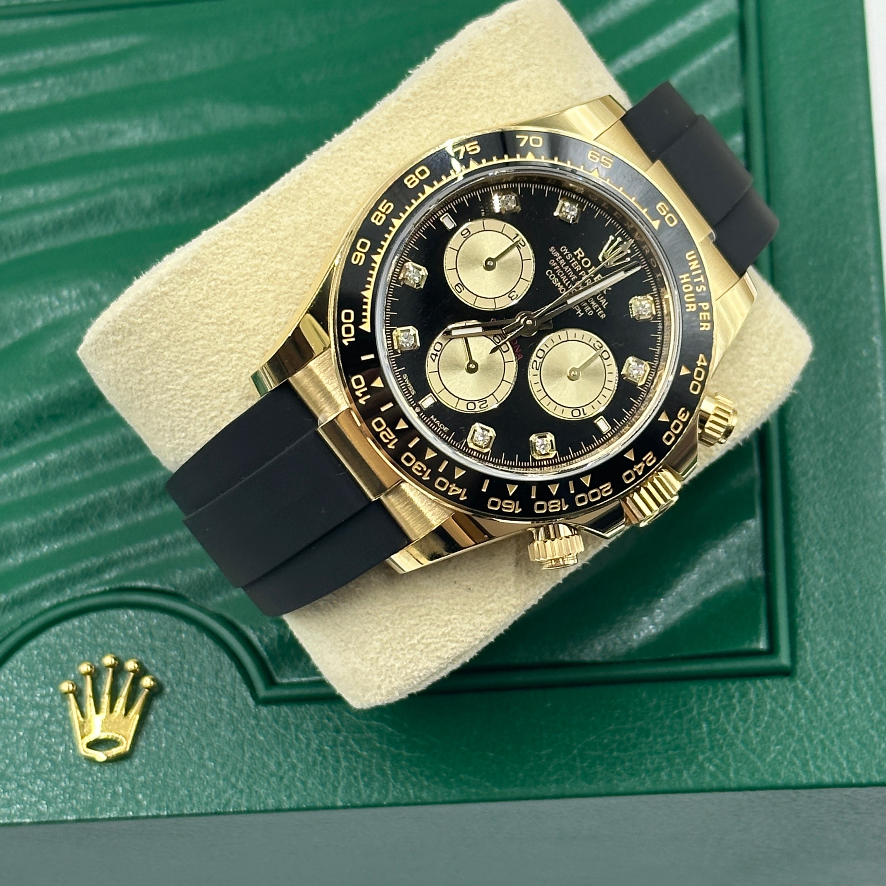 Rolex Cosmograph Daytona 126518 Leuchtend schwarz und golden mit Diamanten besetzt