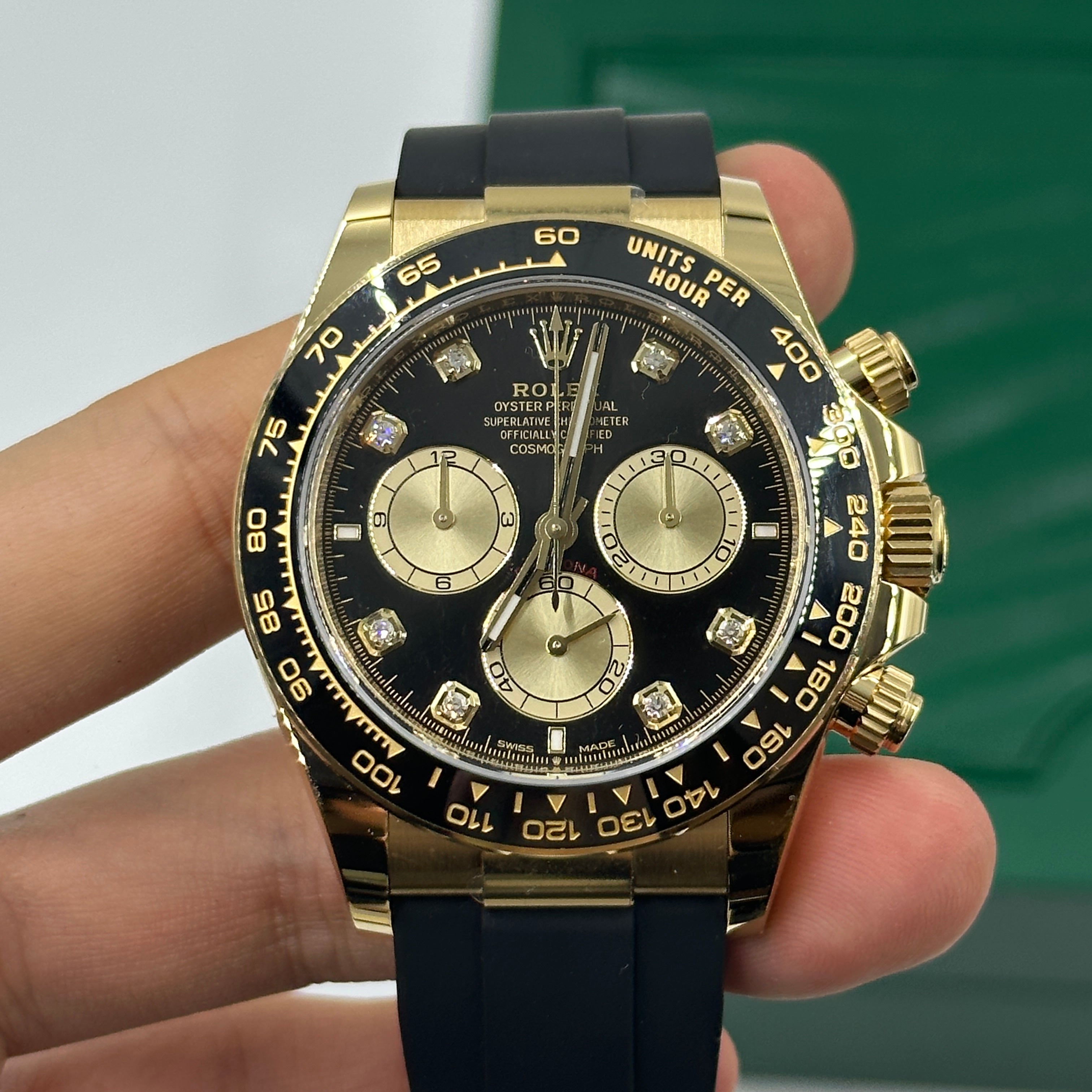 Rolex Cosmograph Daytona 126518 Leuchtend schwarz und golden mit Diamanten besetzt