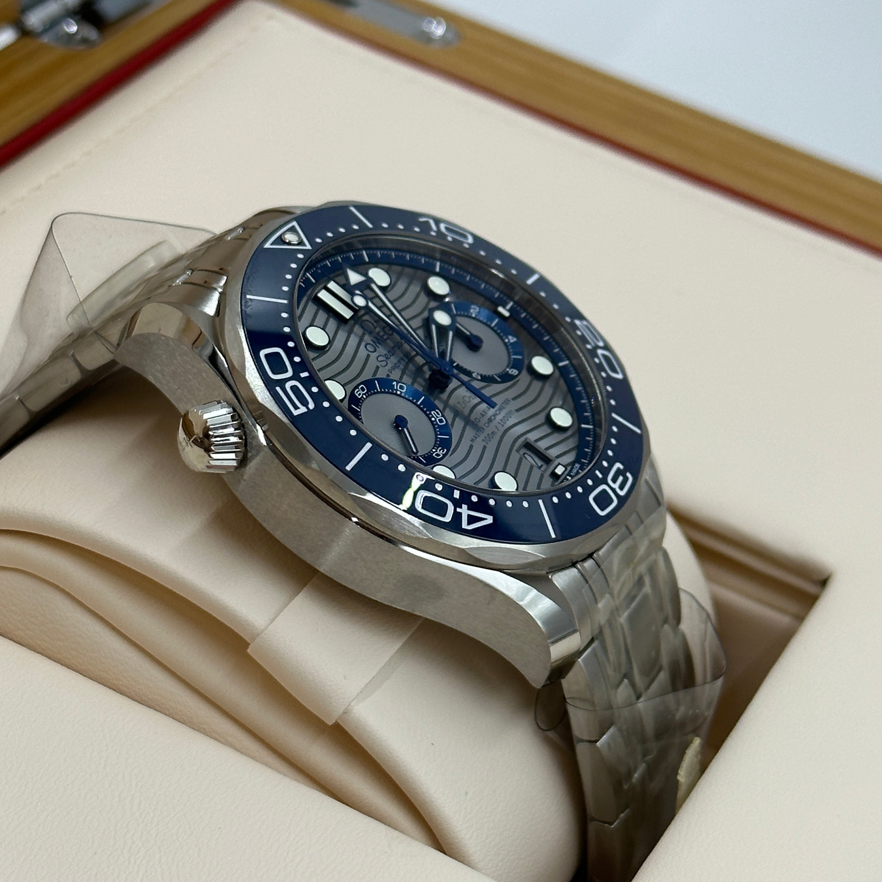Omega Seamaster Diver 300M 210.30.44.51.06.001