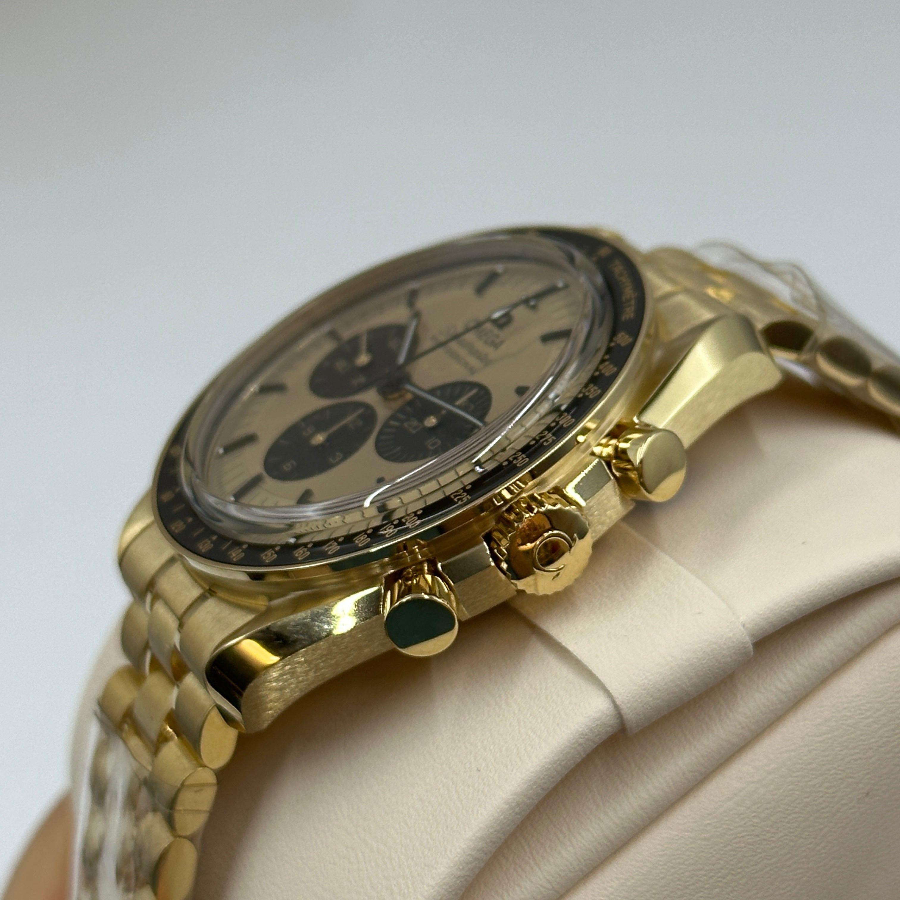 Omega - 310.60.42.50.99.002 Speedmaster Professional Moonwatch 3861 Moonshine Gold