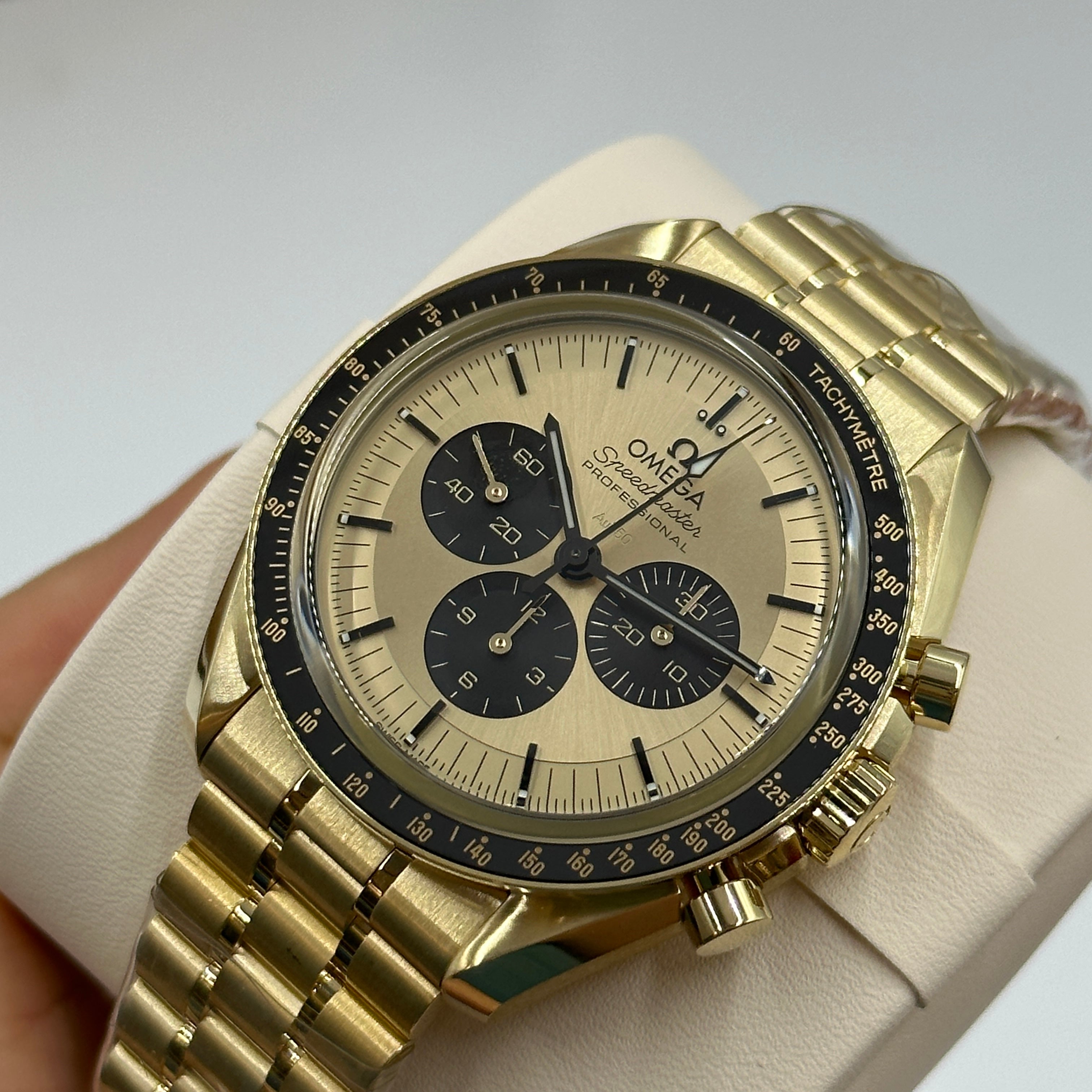 Omega - 310.60.42.50.99.002 Speedmaster Professional Moonwatch 3861 Moonshine Gold