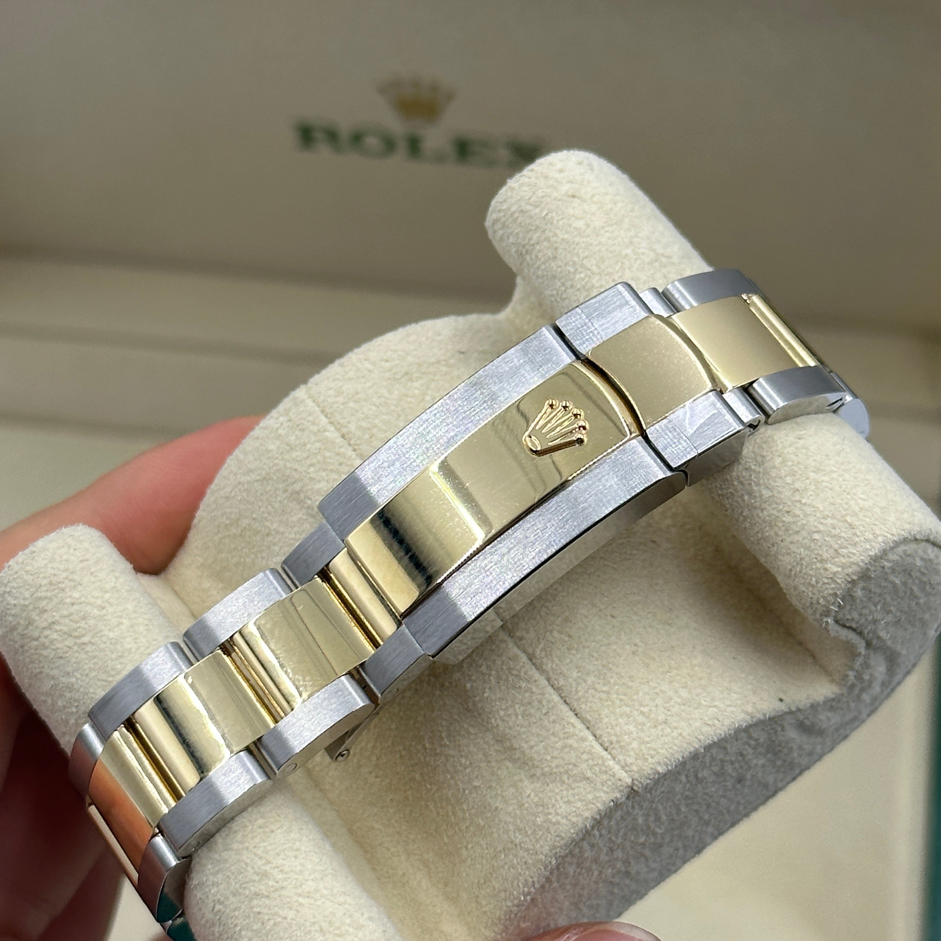 Rolex Datejust 36 126203G Champ Oyster 2024