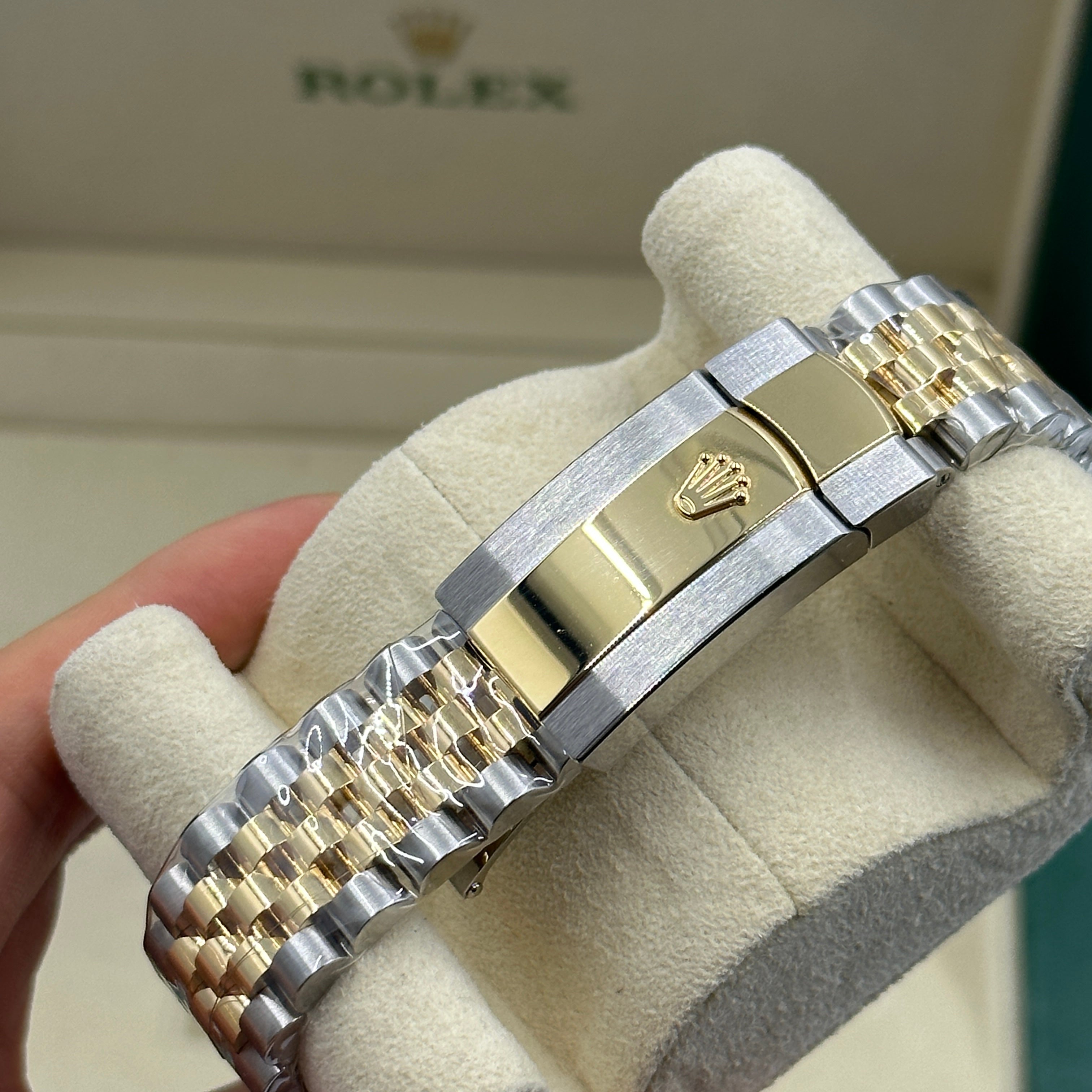 Rolex Datejust 36 126203G Champagne Jubilee 2025