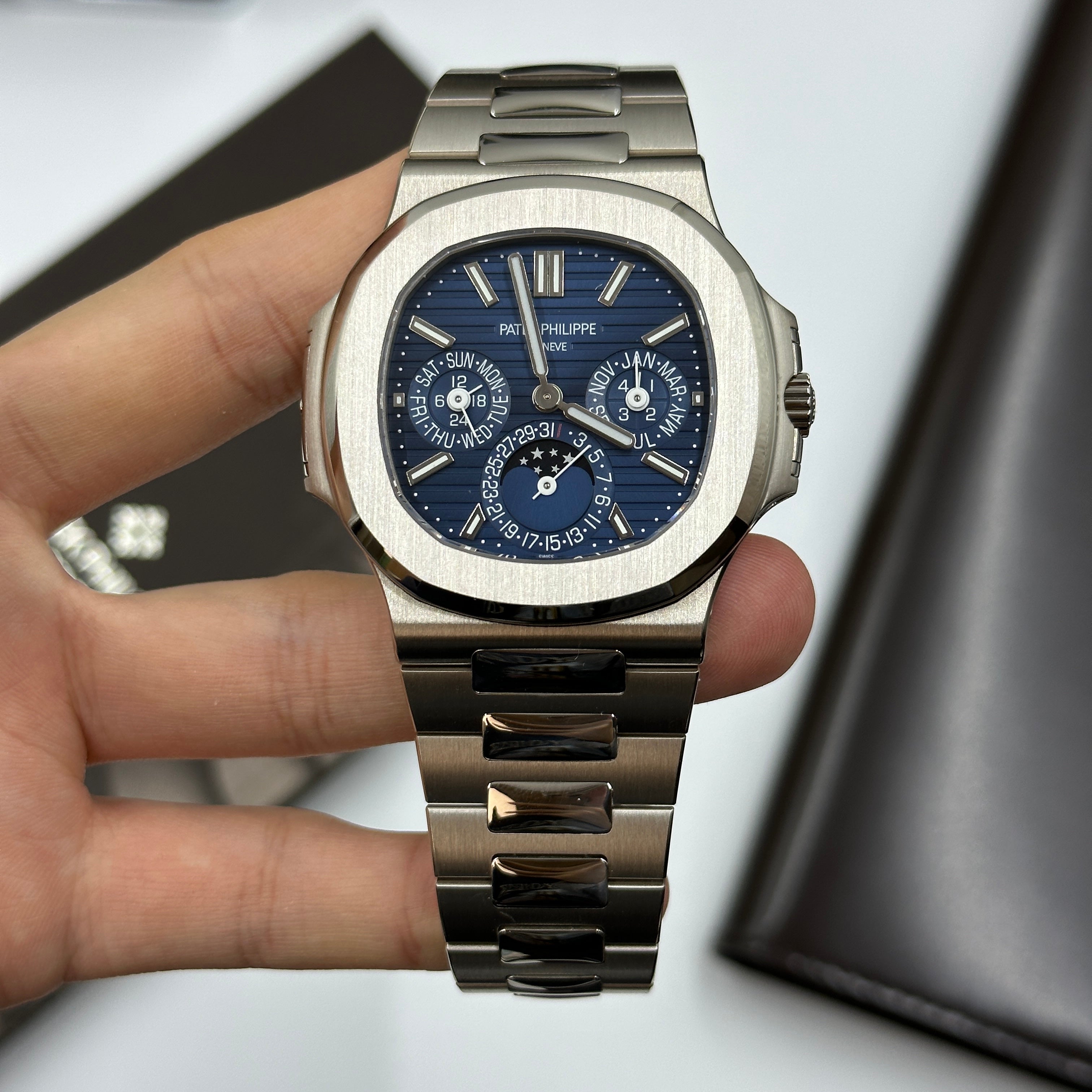 Patek Philippe 5740/1G-001 Nautilus Perpetual Calendar 5740 White Gold / Blue