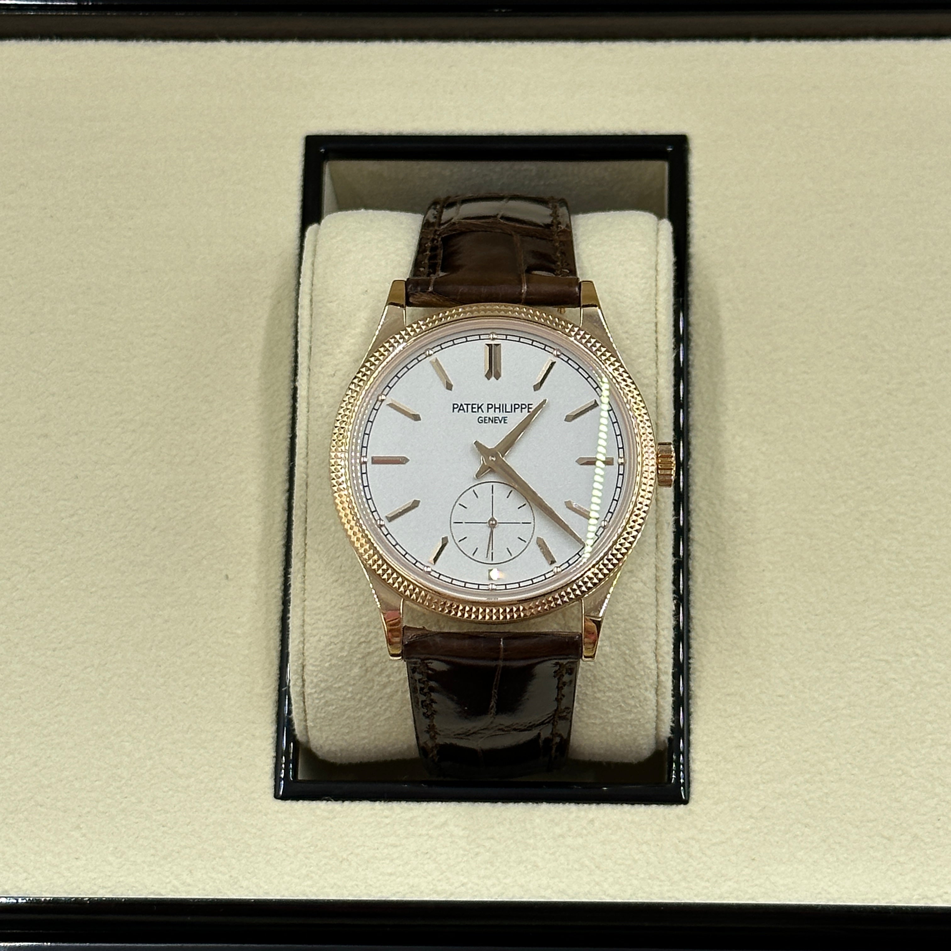 Patek Philippe Calatrava 6119R-001 Roségold 39 mm Clous-de-Paris
