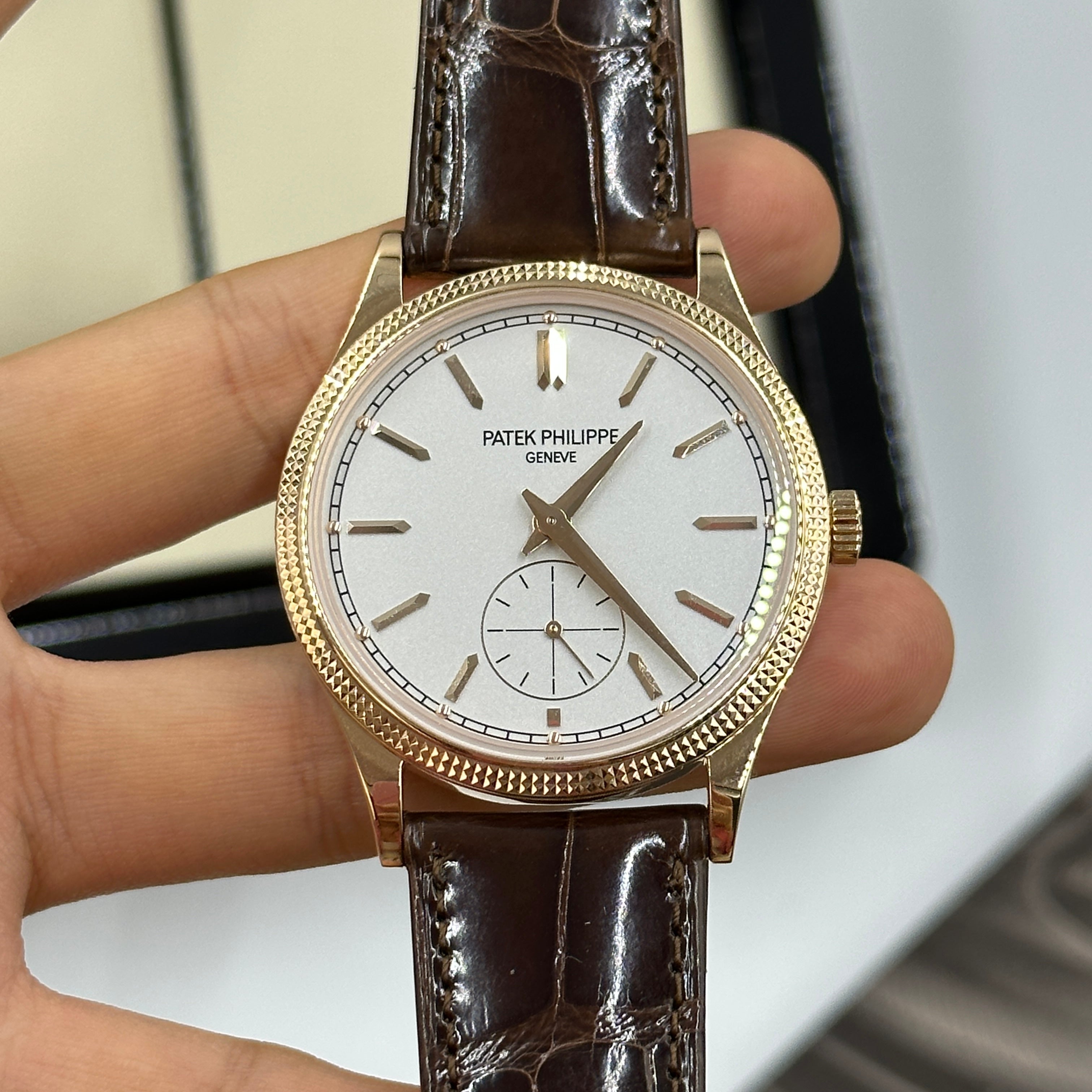 Patek Philippe Calatrava 6119R-001 Roségold 39 mm Clous-de-Paris