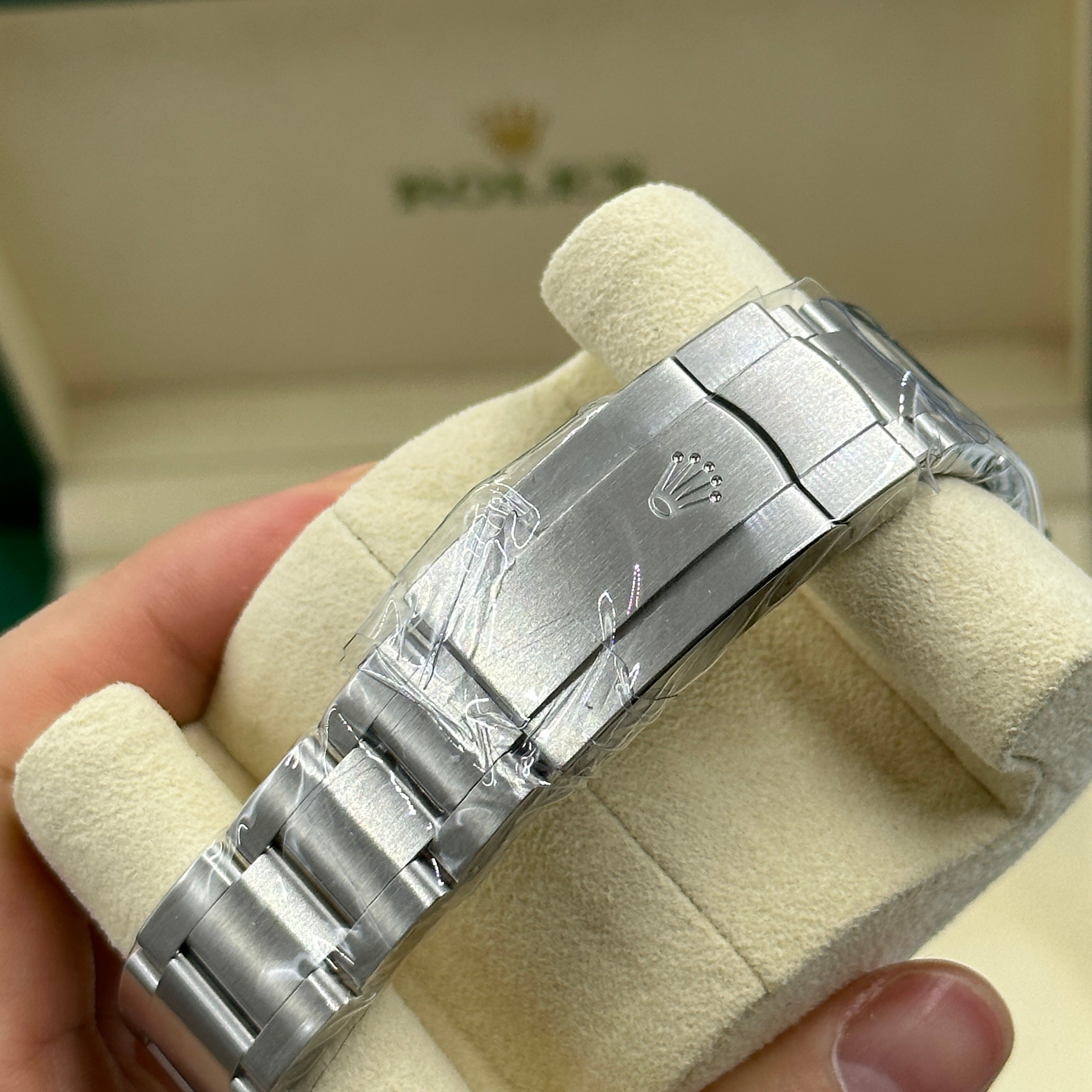 Rolex Oyster Perpetual 36 126000 Schwarz 2025