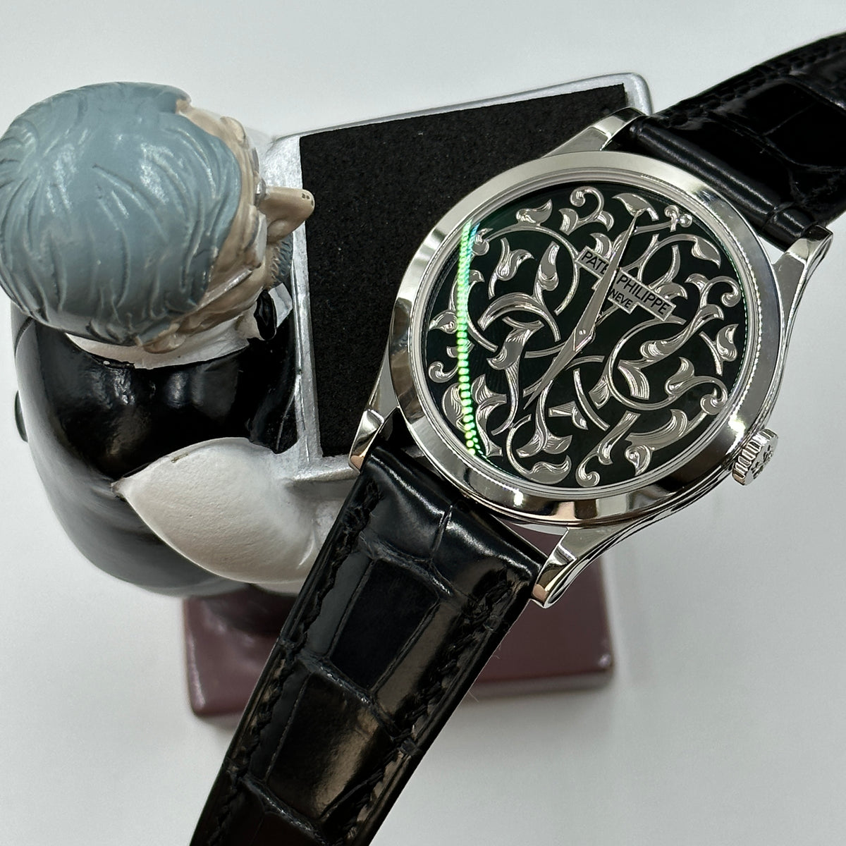 Patek Philippe Calatrava Engraved Black Dial Platinum Ref. 5088/100P-001  2022