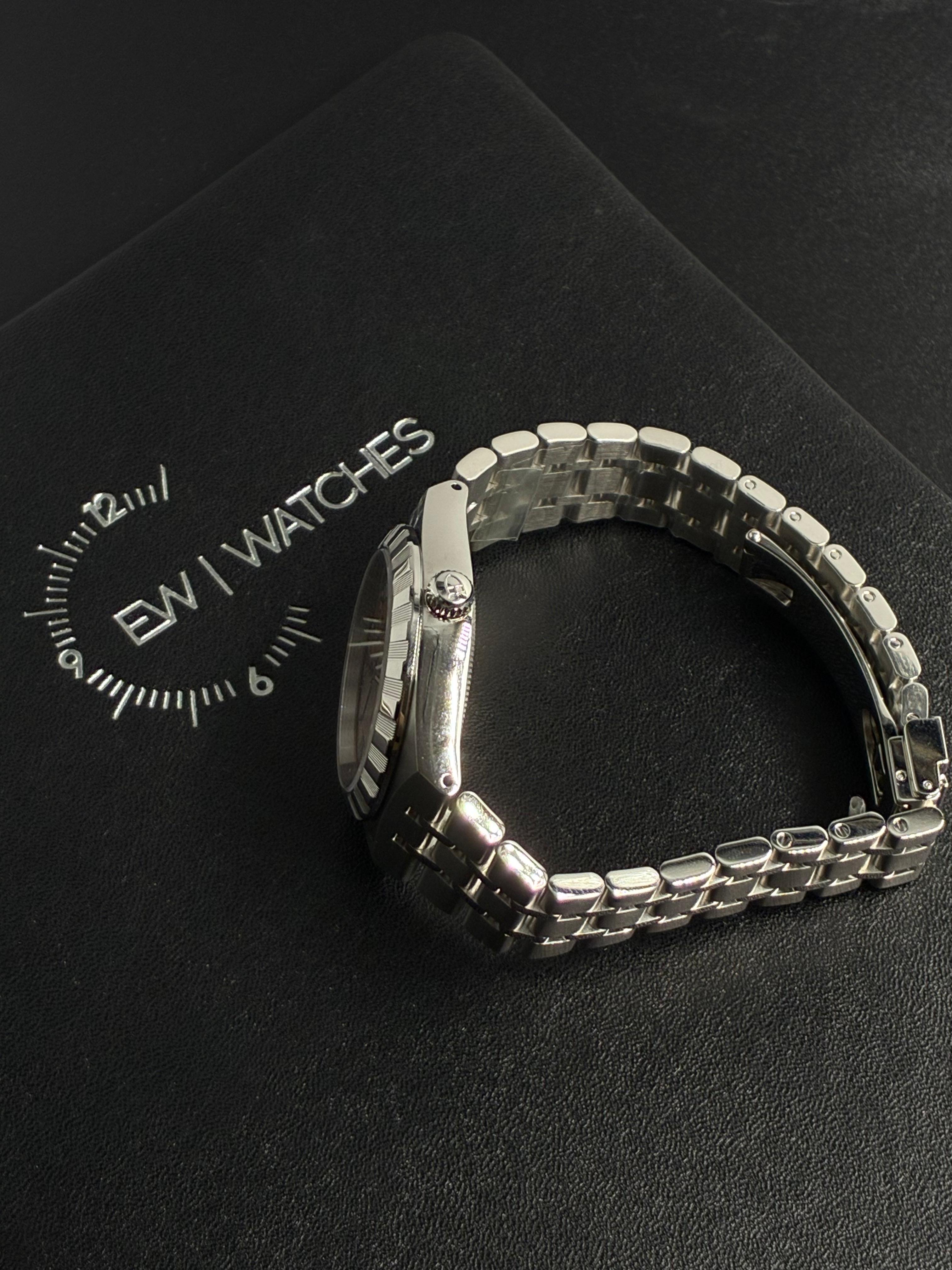 Tudor Royal M28400-0009