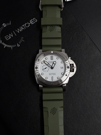 Panerai Submersible PAM01595 White
