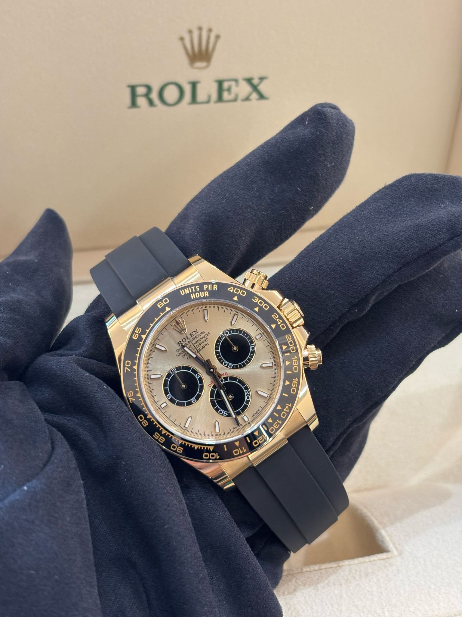 Rolex Cosmograph Daytona 126518 Golden und leuchtend schwarz YML
