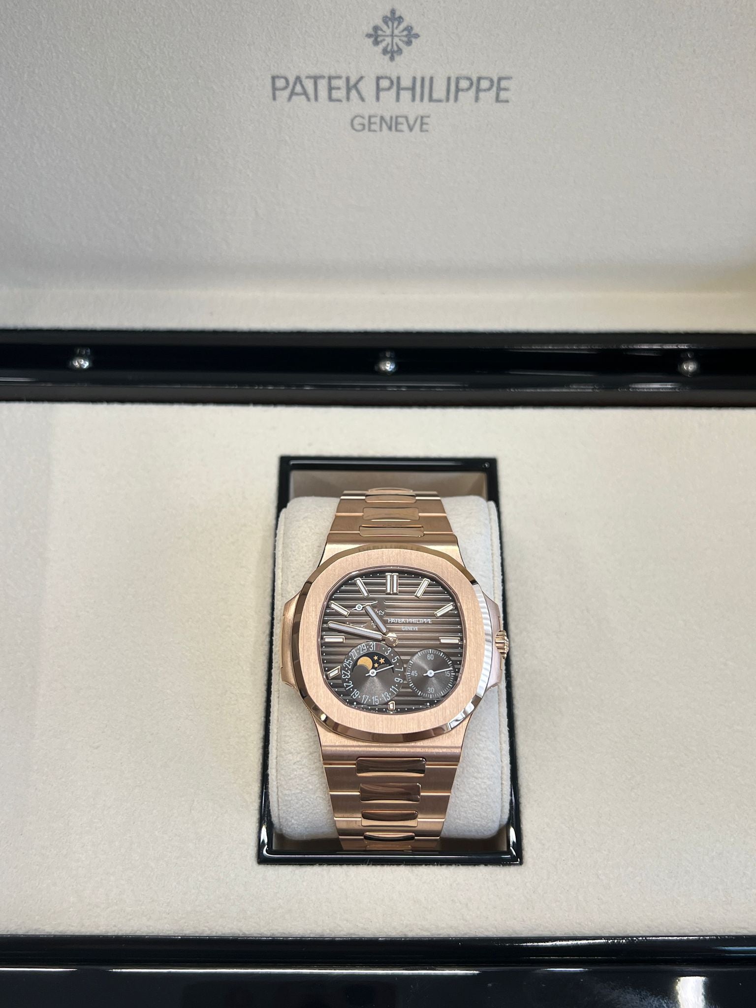 Patek Philippe 5712/1R-001 Nautilus Rose Gold / Brown