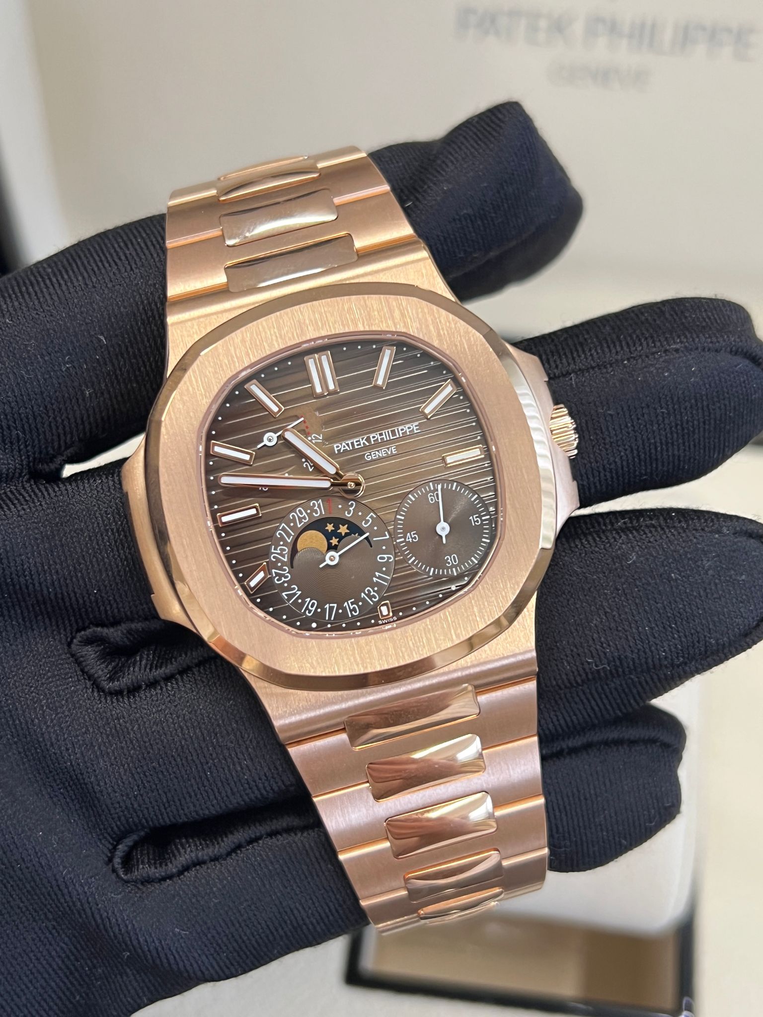 Patek Philippe 5712/1R-001 Nautilus Rose Gold / Brown