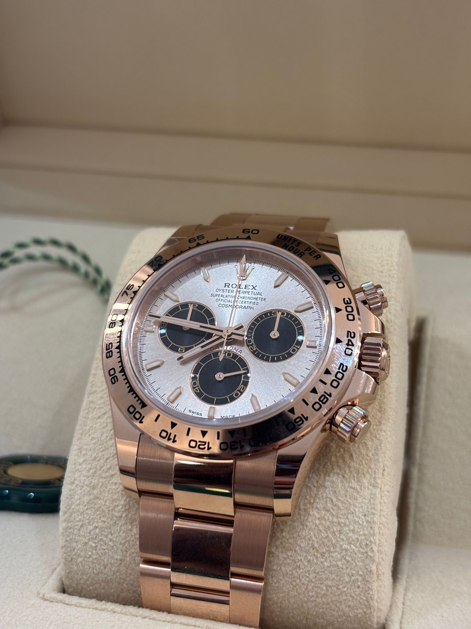 Rolex Cosmograph Daytona 126505 Sundust und leuchtendes Schwarz