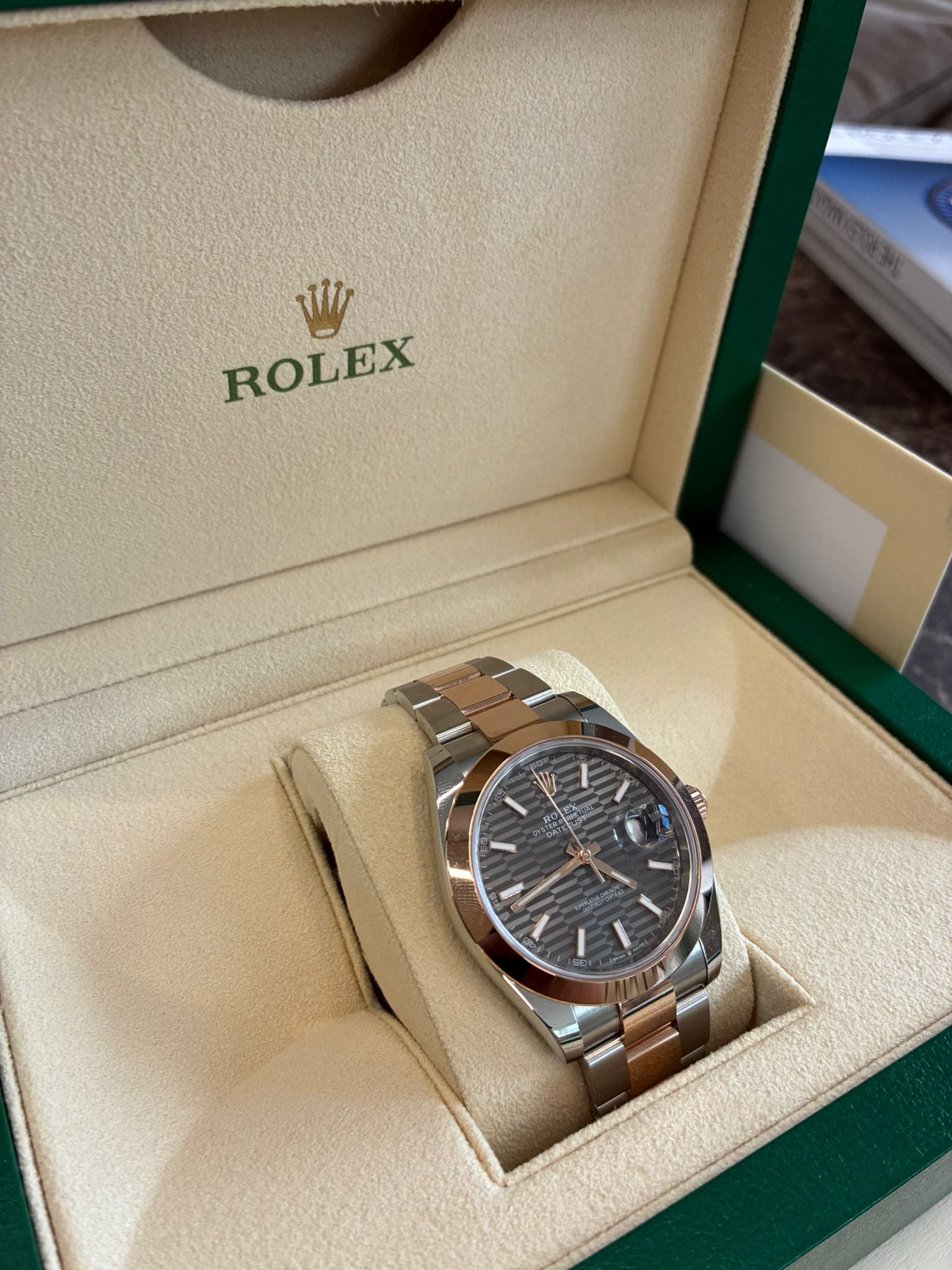 Rolex Datejust 41 126301 Grau geriffelte Oyster 2024