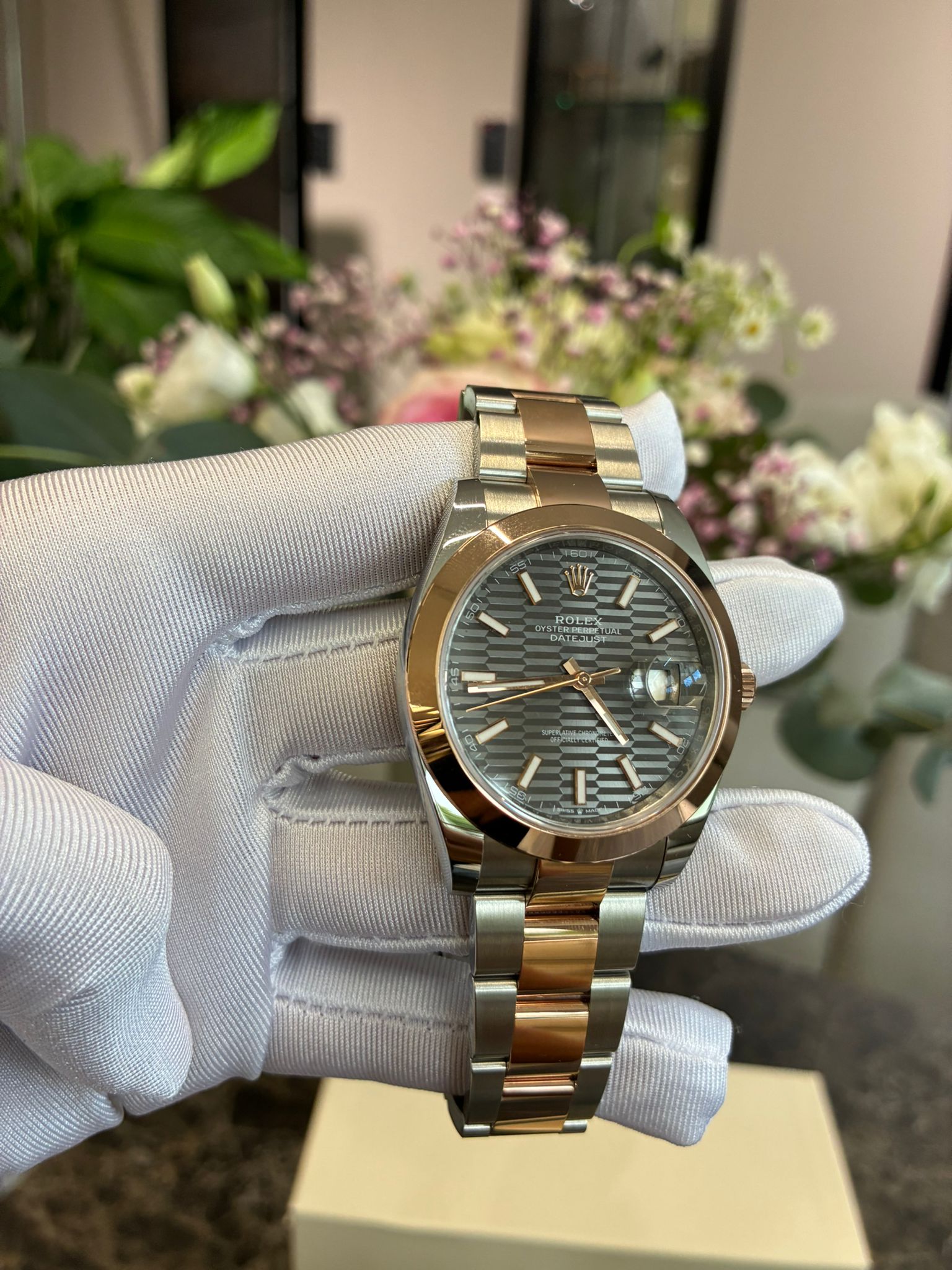 Rolex Datejust 41 126301 Grau geriffelte Oyster 2024