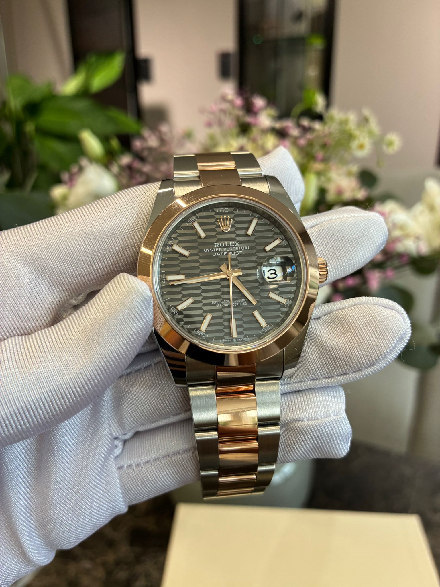 Rolex Datejust 41 126301 Grau geriffelte Oyster 2024