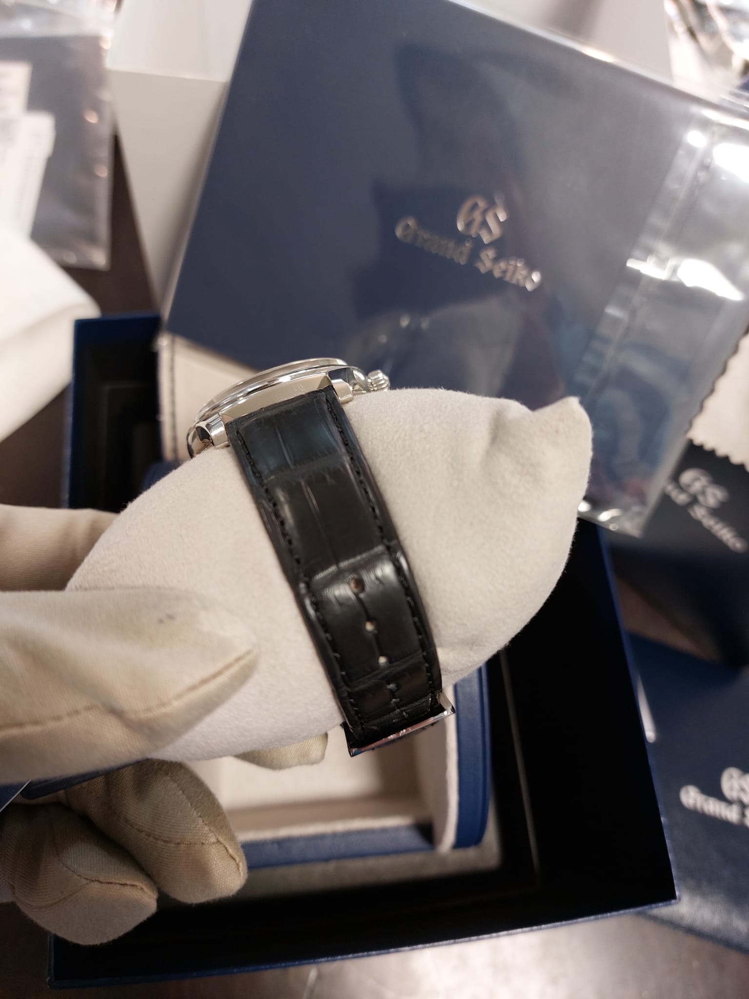 Grand Seiko Elegance SBGW301G 2026