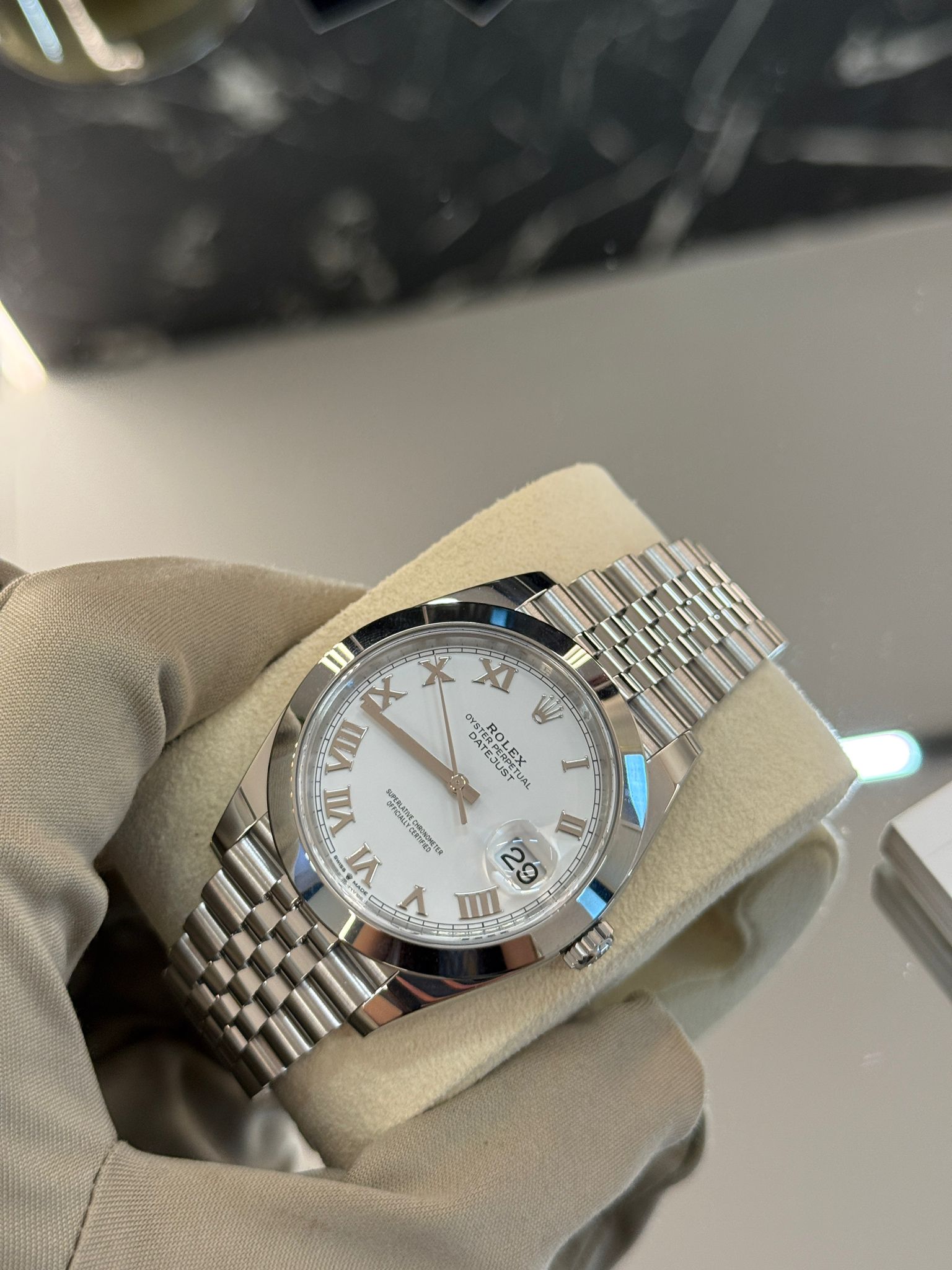 Rolex Datejust 41 126300 Weißes römisches Jubiläum 2024