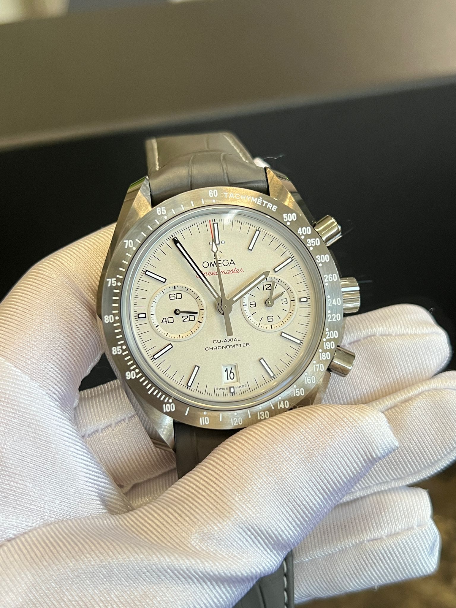 Omega 311.93.44.51.99.002 Speedmaster Moonwatch Co-Axial Grey Side of the Moon