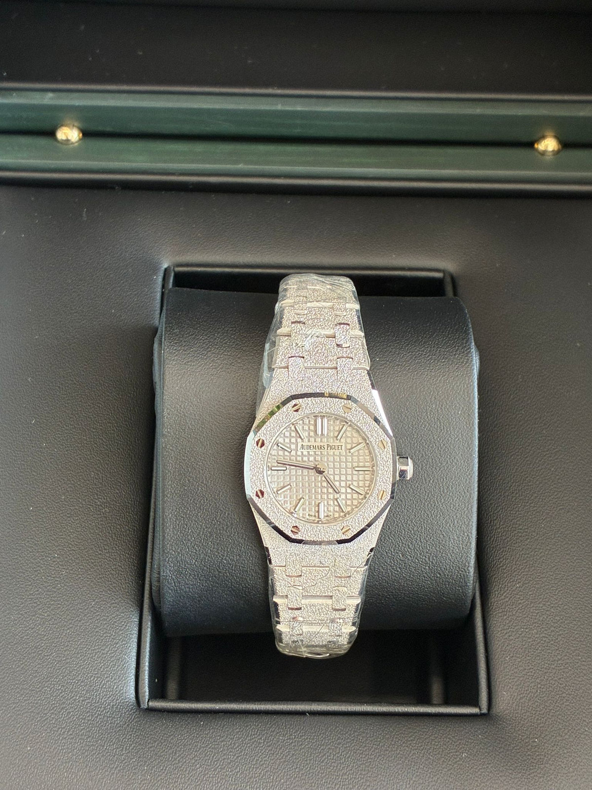 Audemars Piguet Royal Oak Mini Frosted Gold Quartz  67630BC.GG.1312BC.01 2025
