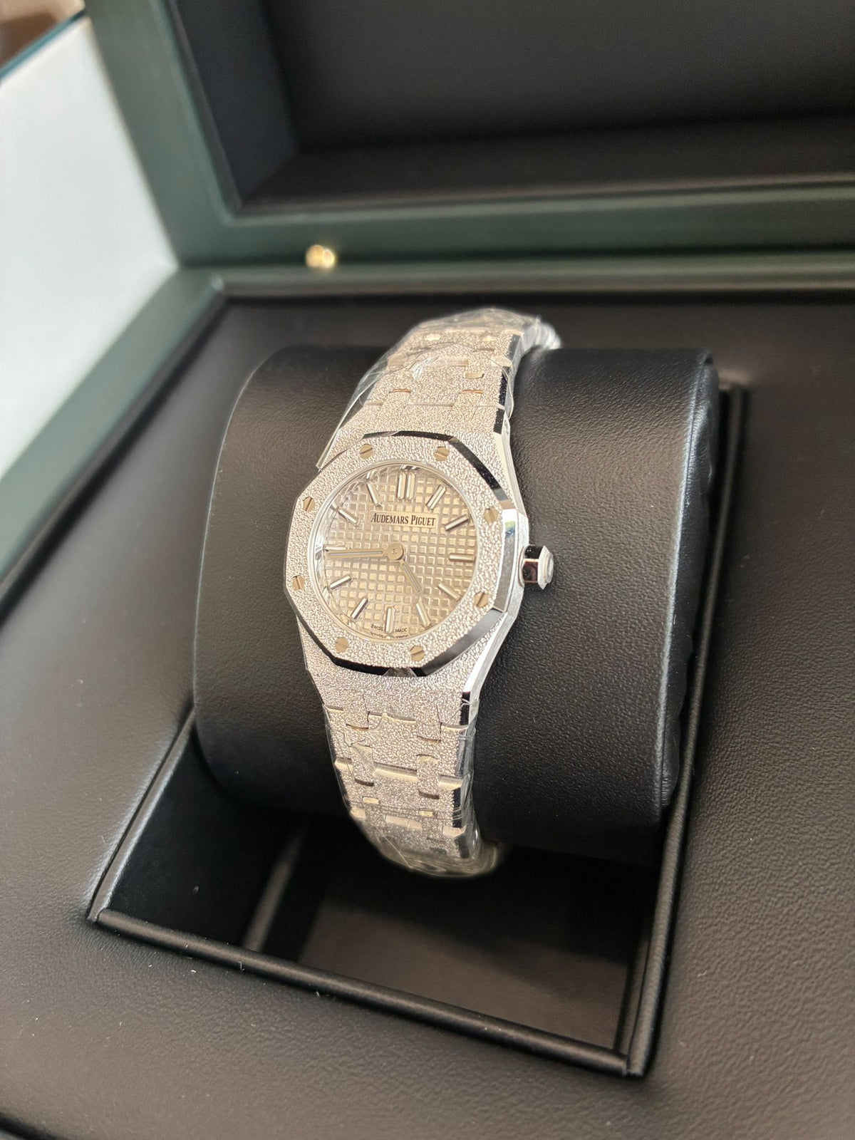 Audemars Piguet Royal Oak Mini Frosted Gold Quartz  67630BC.GG.1312BC.01 2025