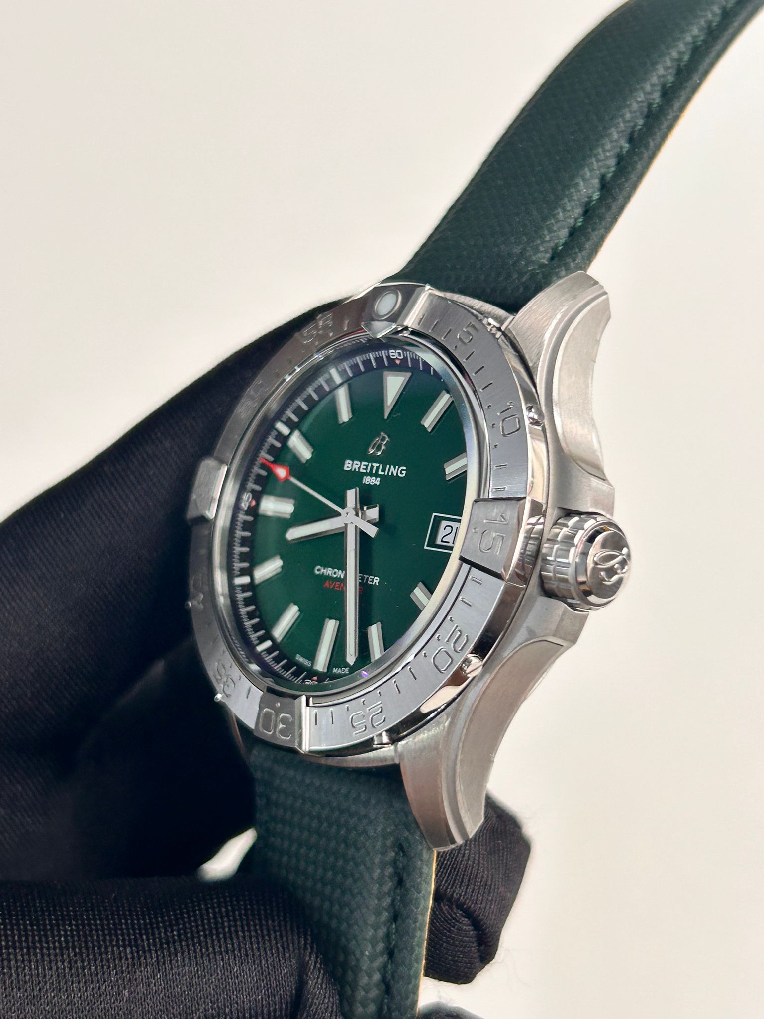 Breitling Avenger Automatic 42 A17328101L1X1