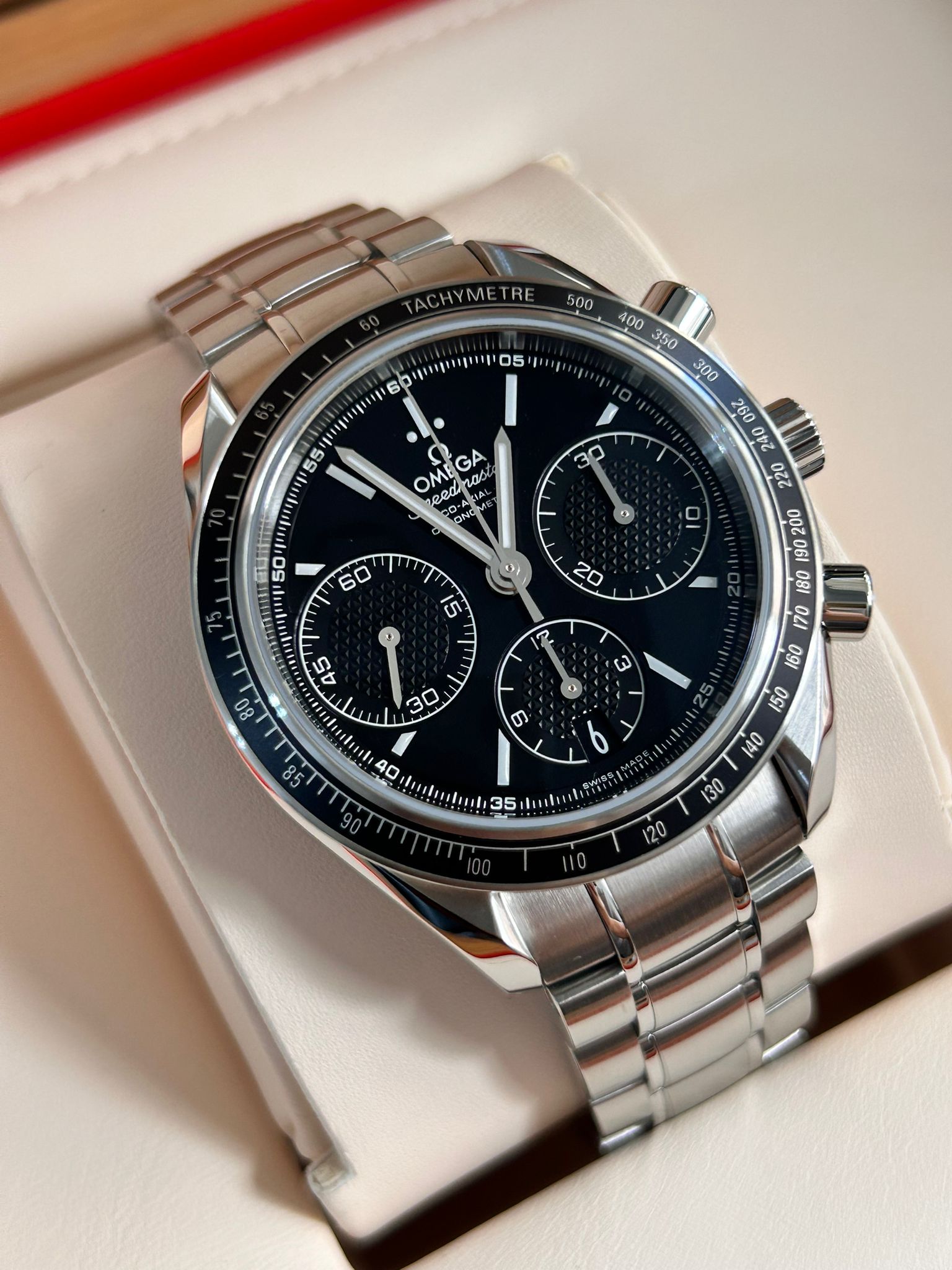 Omega Speedmaster Racing 326.30.40.50.01.001