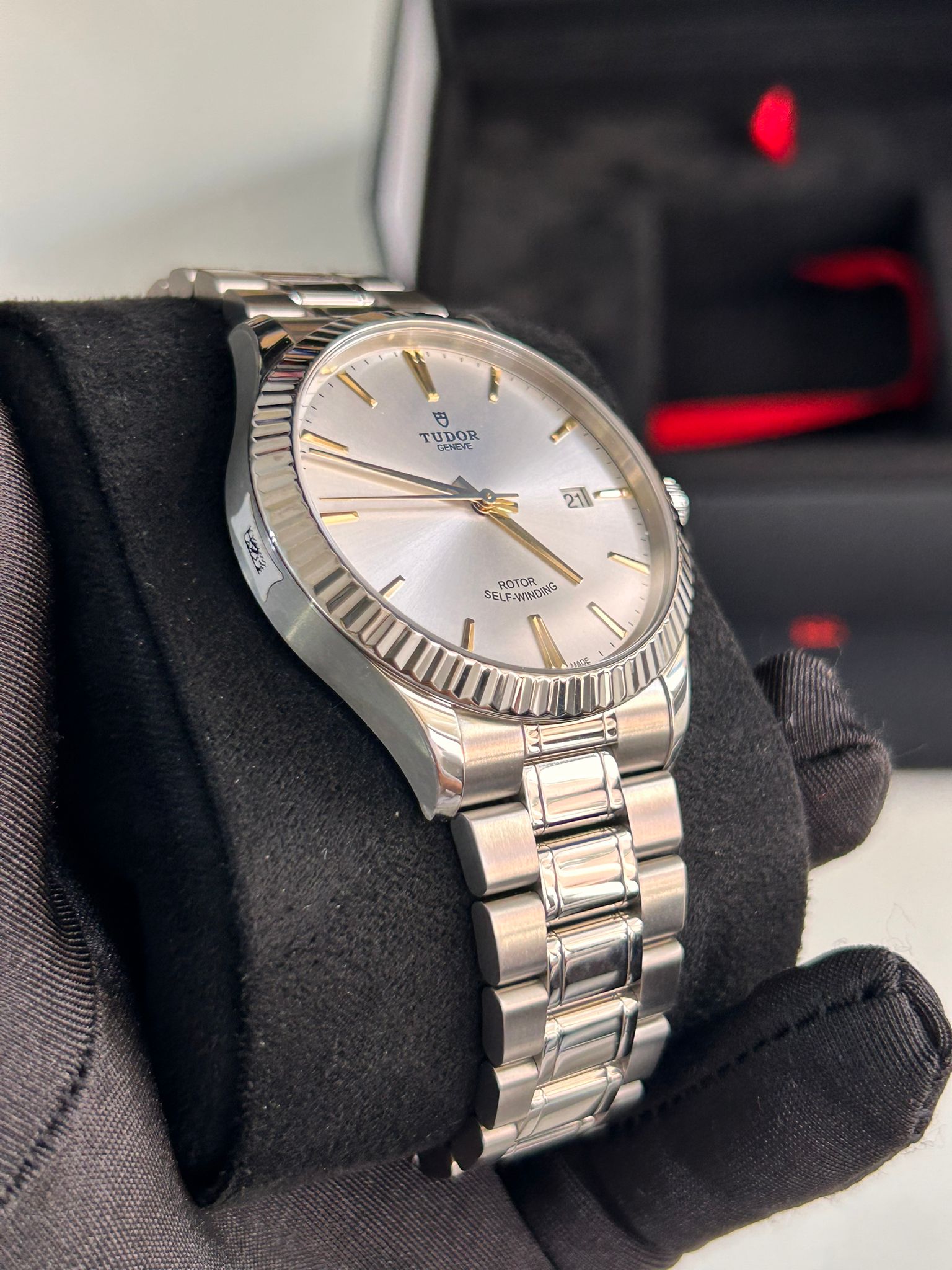 Tudor Style M12710-0005 SILVER