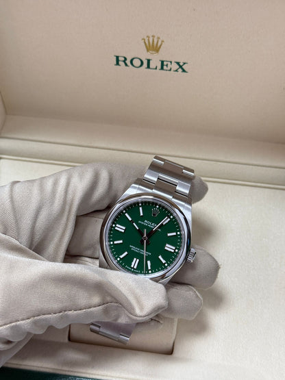 Rolex Oyster Perpetual 134300 Green 2025