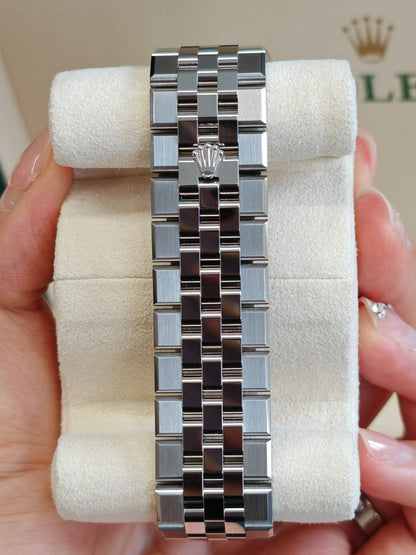 Rolex Land-Dweller 40 127334 White 2026