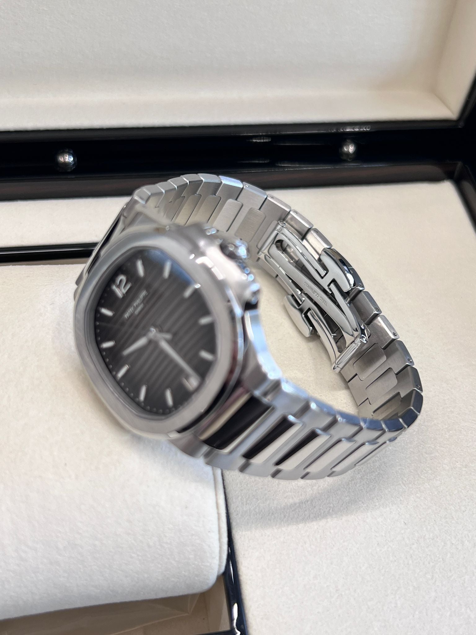 Patek Philippe 7118/1A-011  2025