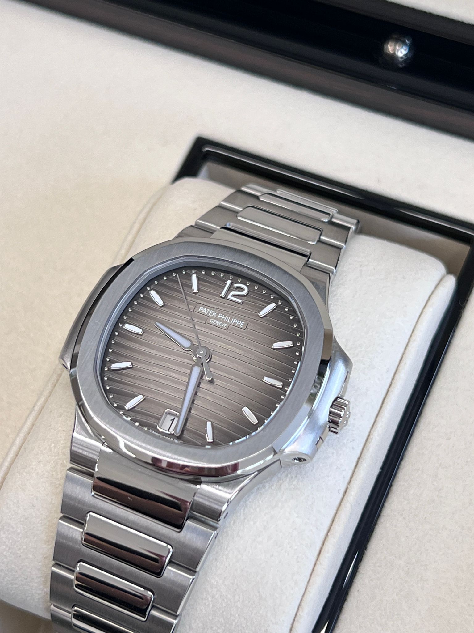 Patek Philippe 7118/1A-011  2025
