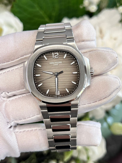 Patek Philippe 7118/1A-011  2025