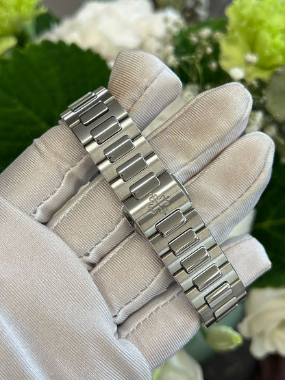 Patek Philippe 7118/1A-011  2024