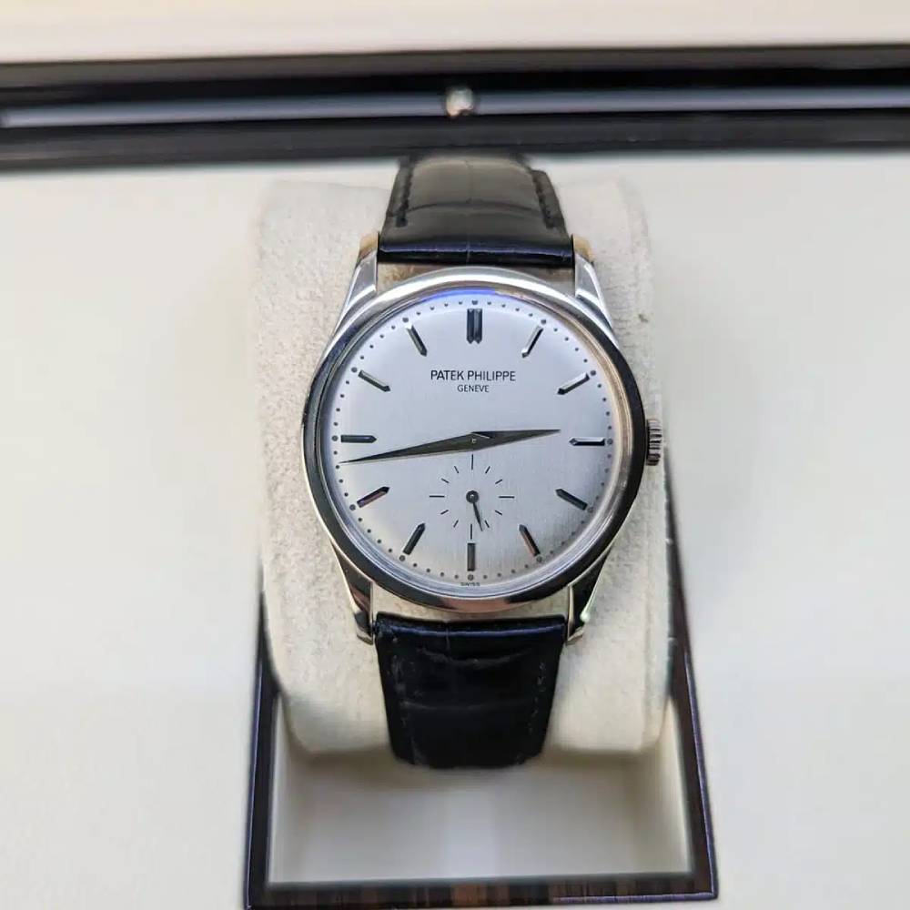 Patek Philippe 5196G-001 Calatrava
