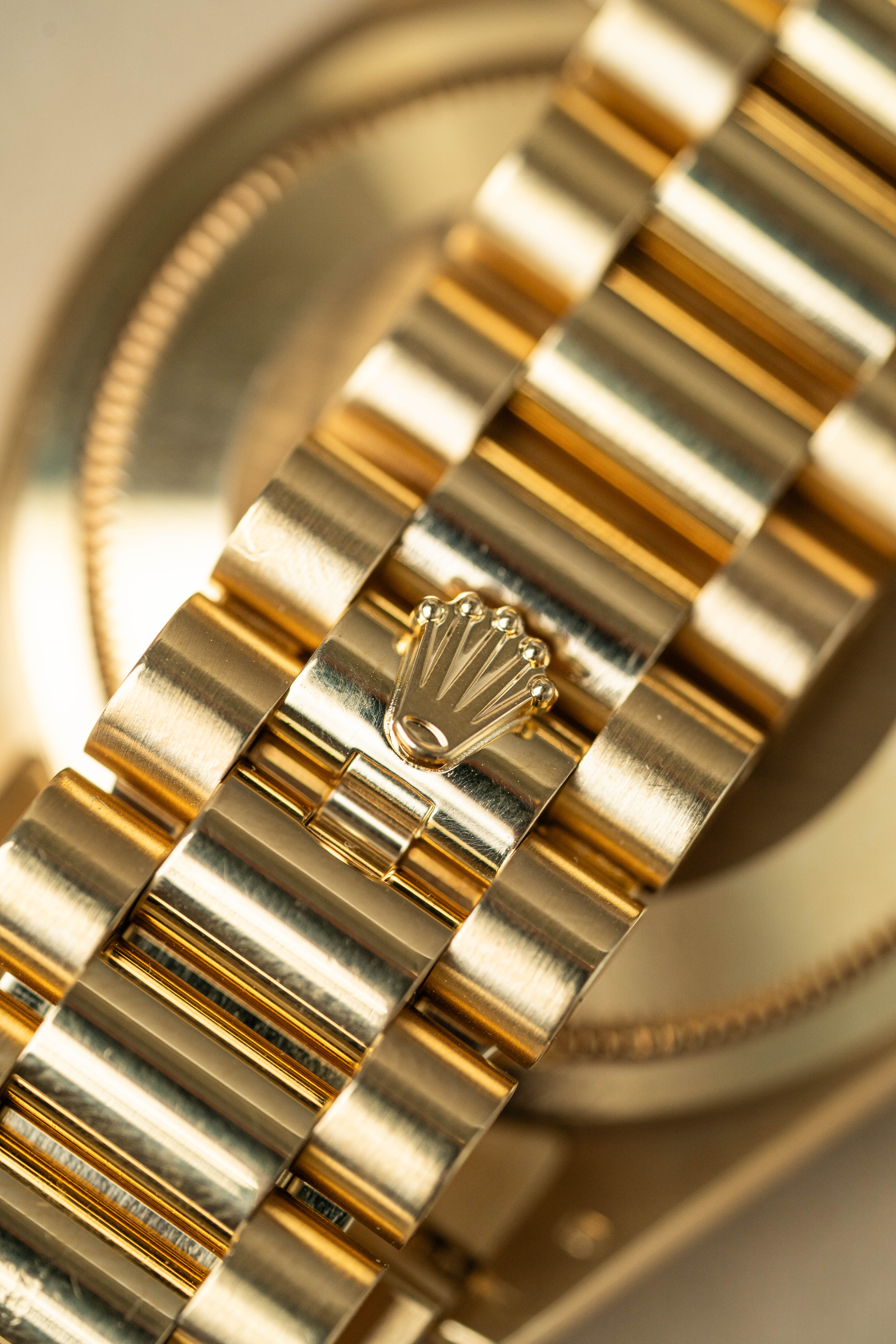 Rolex Day-Date "President" 118238 Yellow Naked