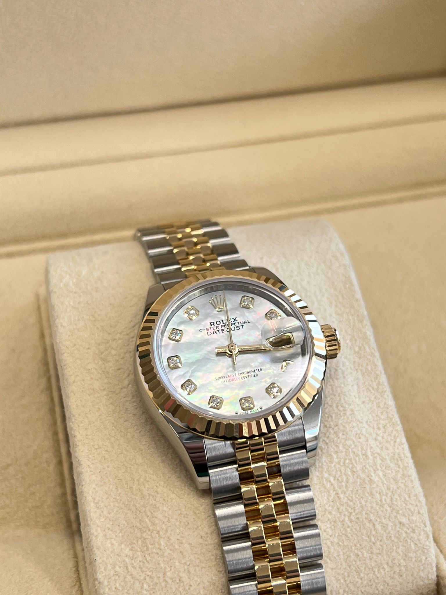 Rolex  Lady-Datejust 28MM 279173NG WHITE JUB