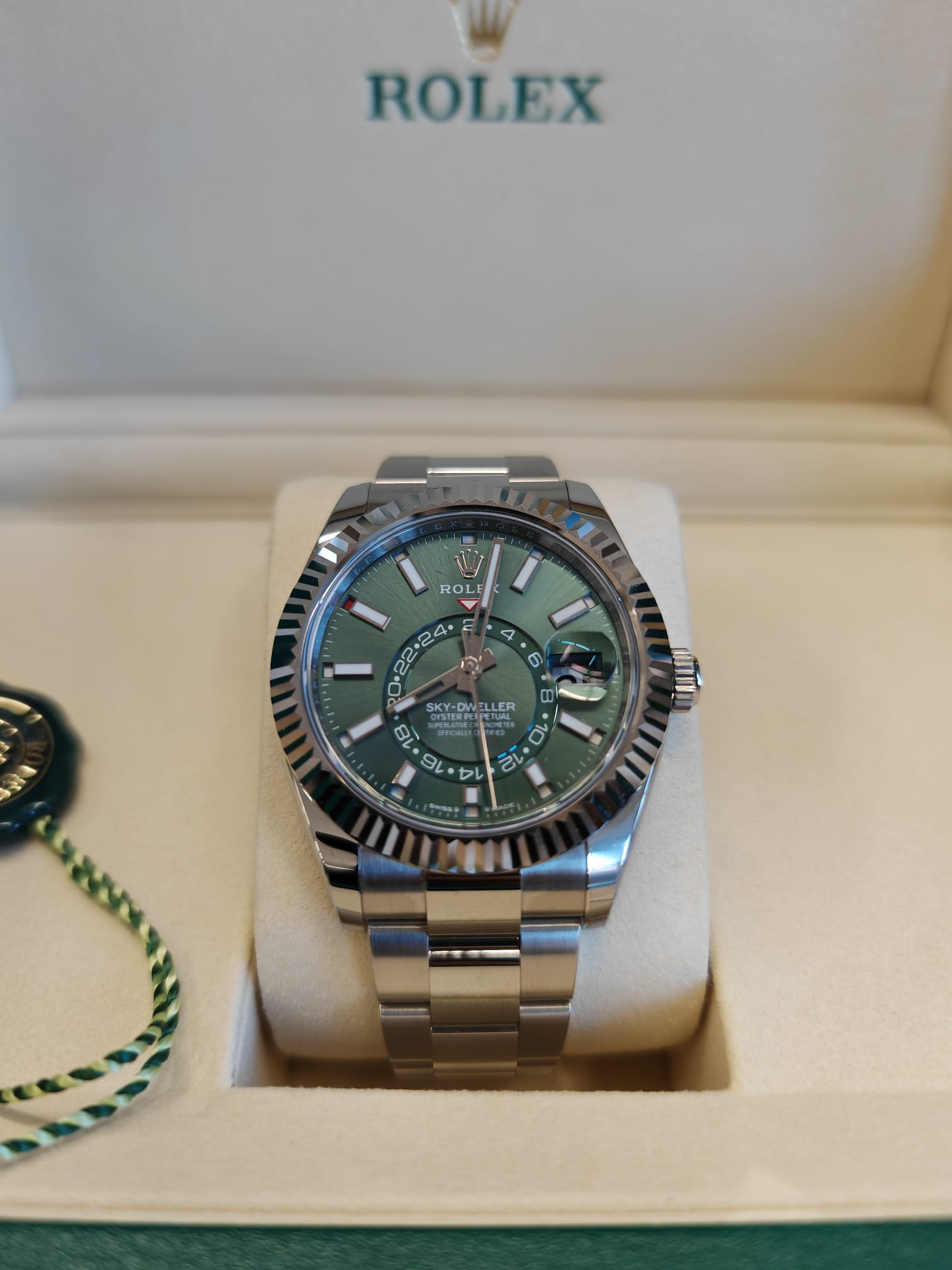 Rolex Sky-Dweller 336934 GREEN OYS