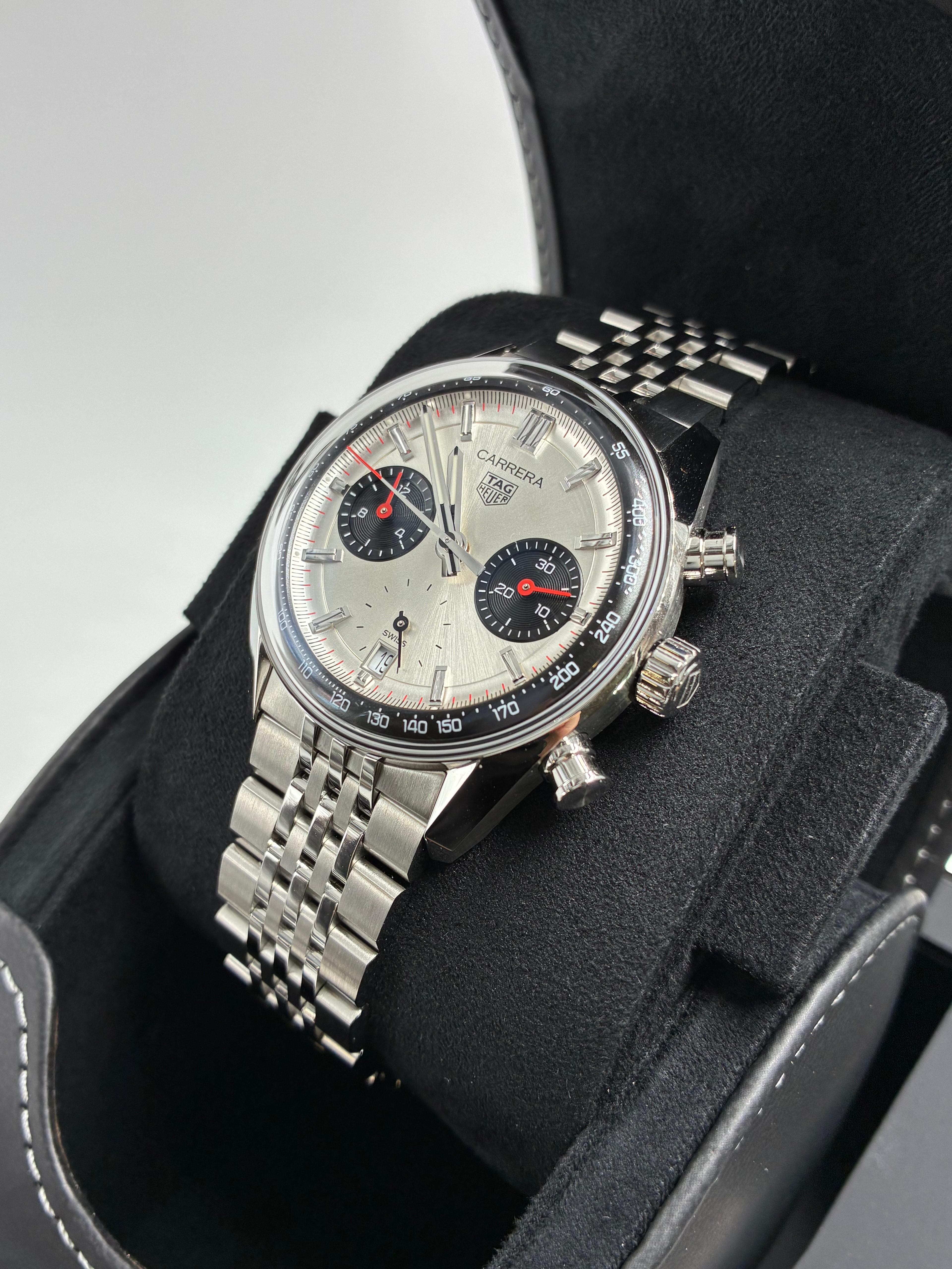 TAG Heuer CBS2216.BA0041 Carrera Chronograph Glass Box Stainless Steel / Panda / Bracelet