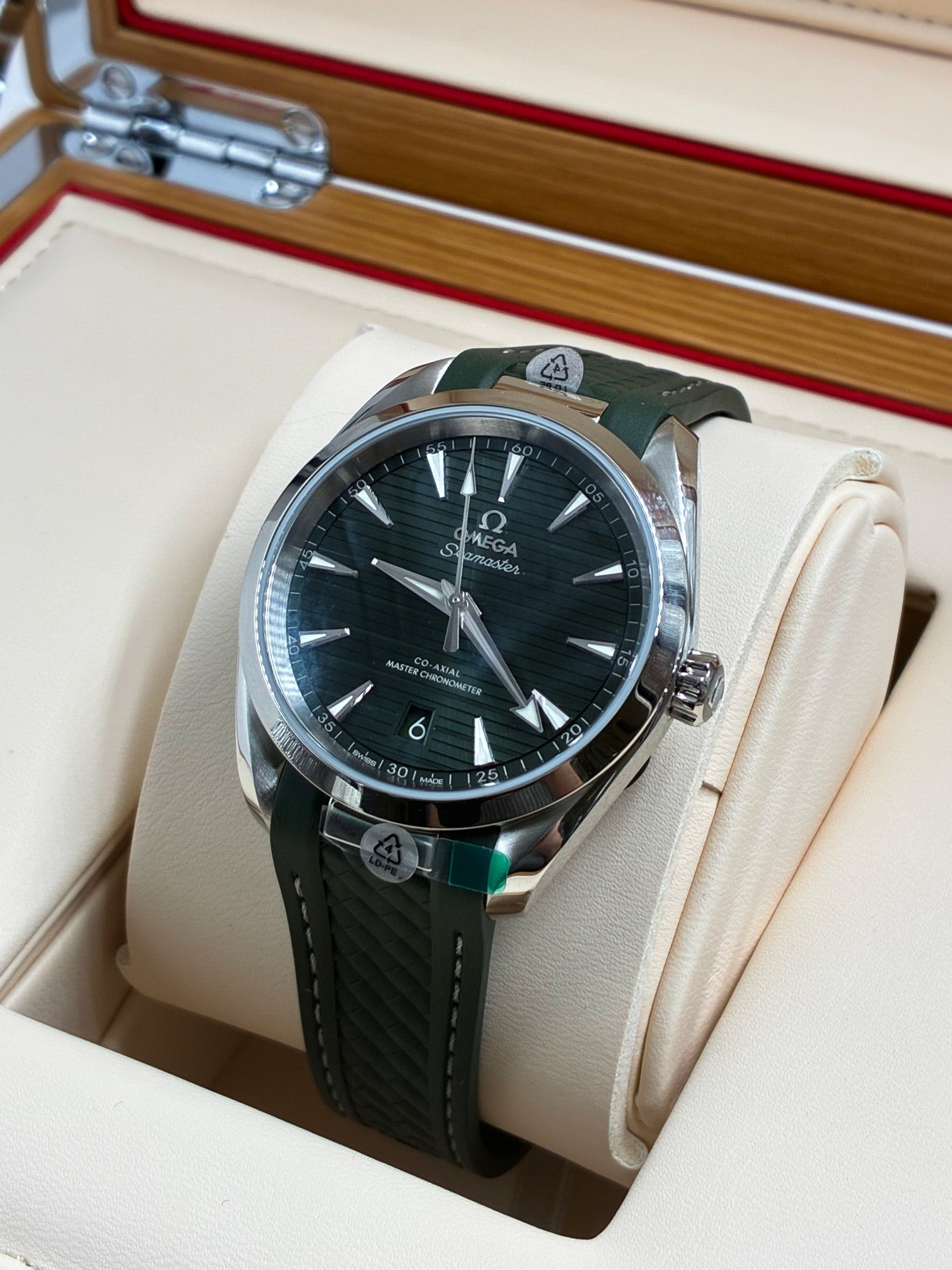 Omega 220.12.38.20.10.001 Seamaster Aqua Terra