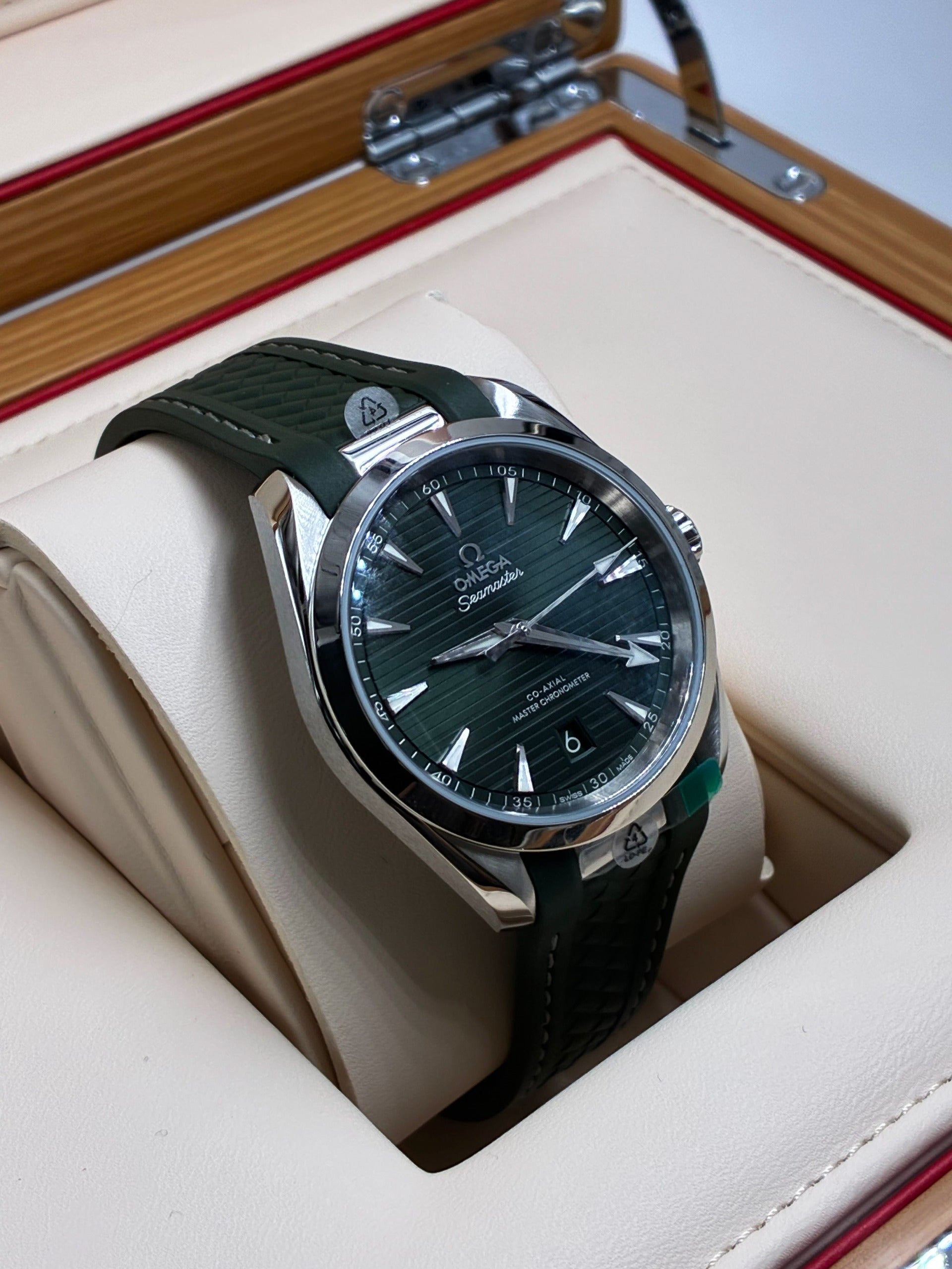 Omega 220.12.38.20.10.001 Seamaster Aqua Terra