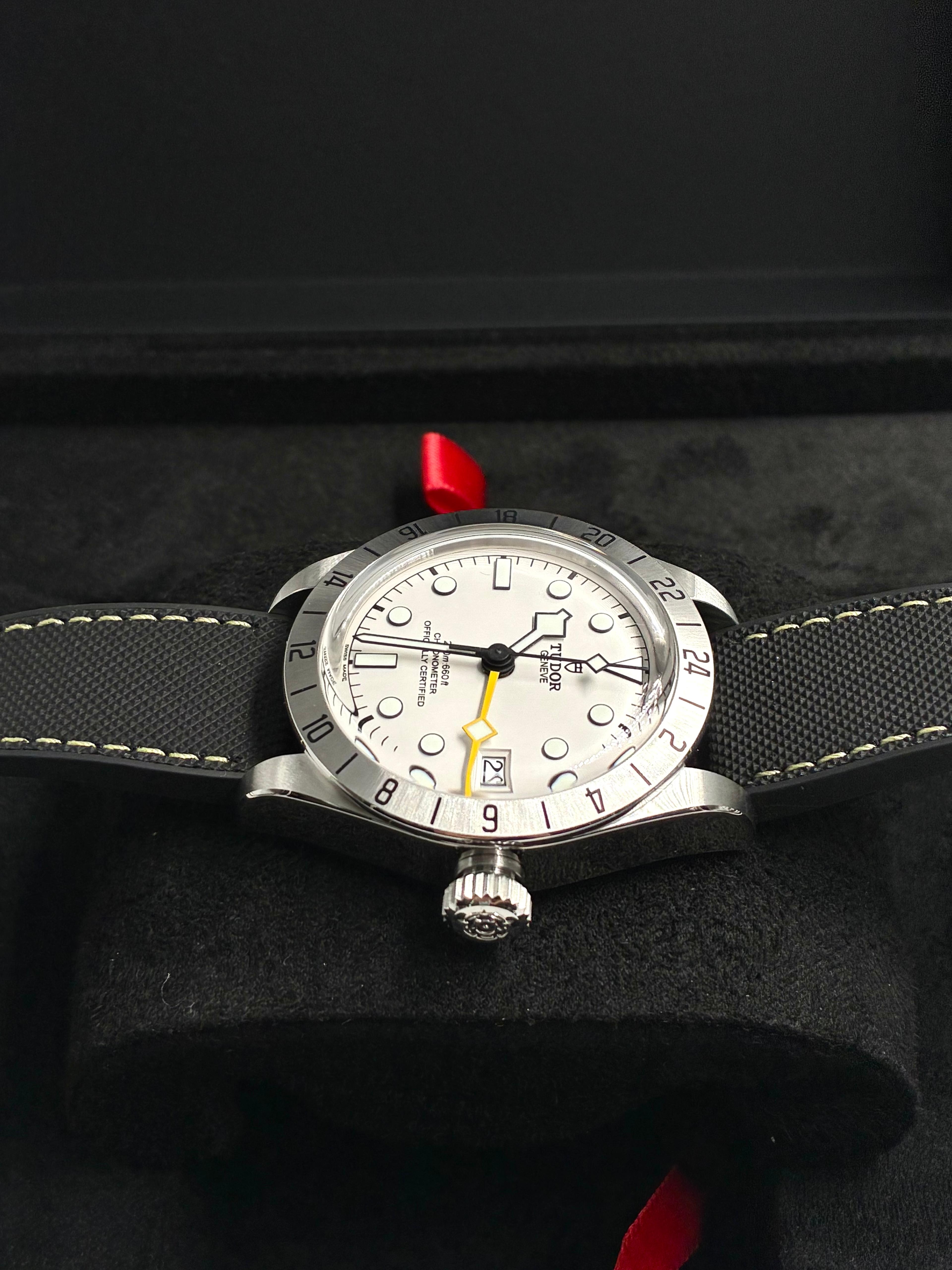 Tudor Black Bay Pro 79470-0006