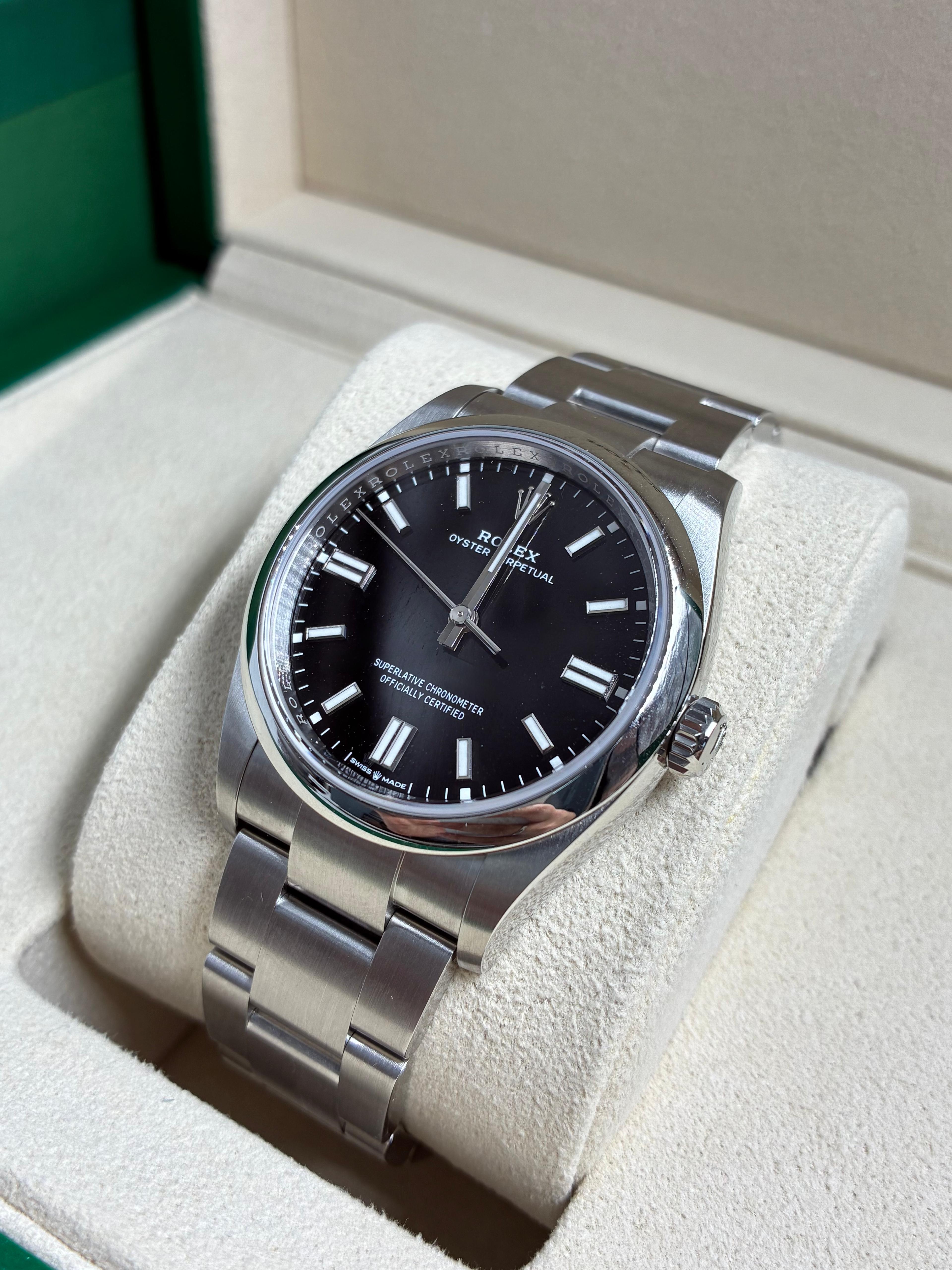 Rolex Oyster Perpetual 36 126000 Black Index 2026
