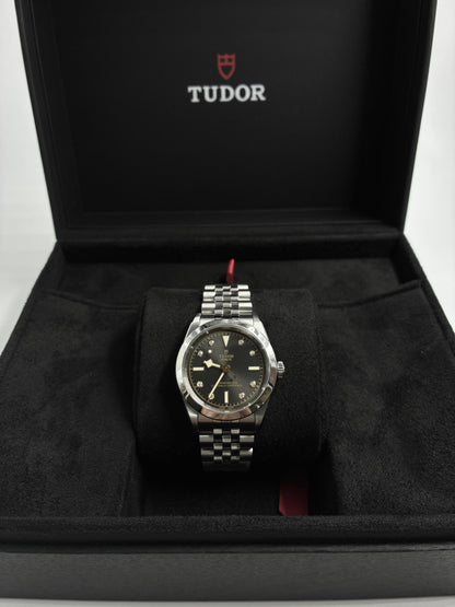 Tudor Black Bay 79600-0004 Black
