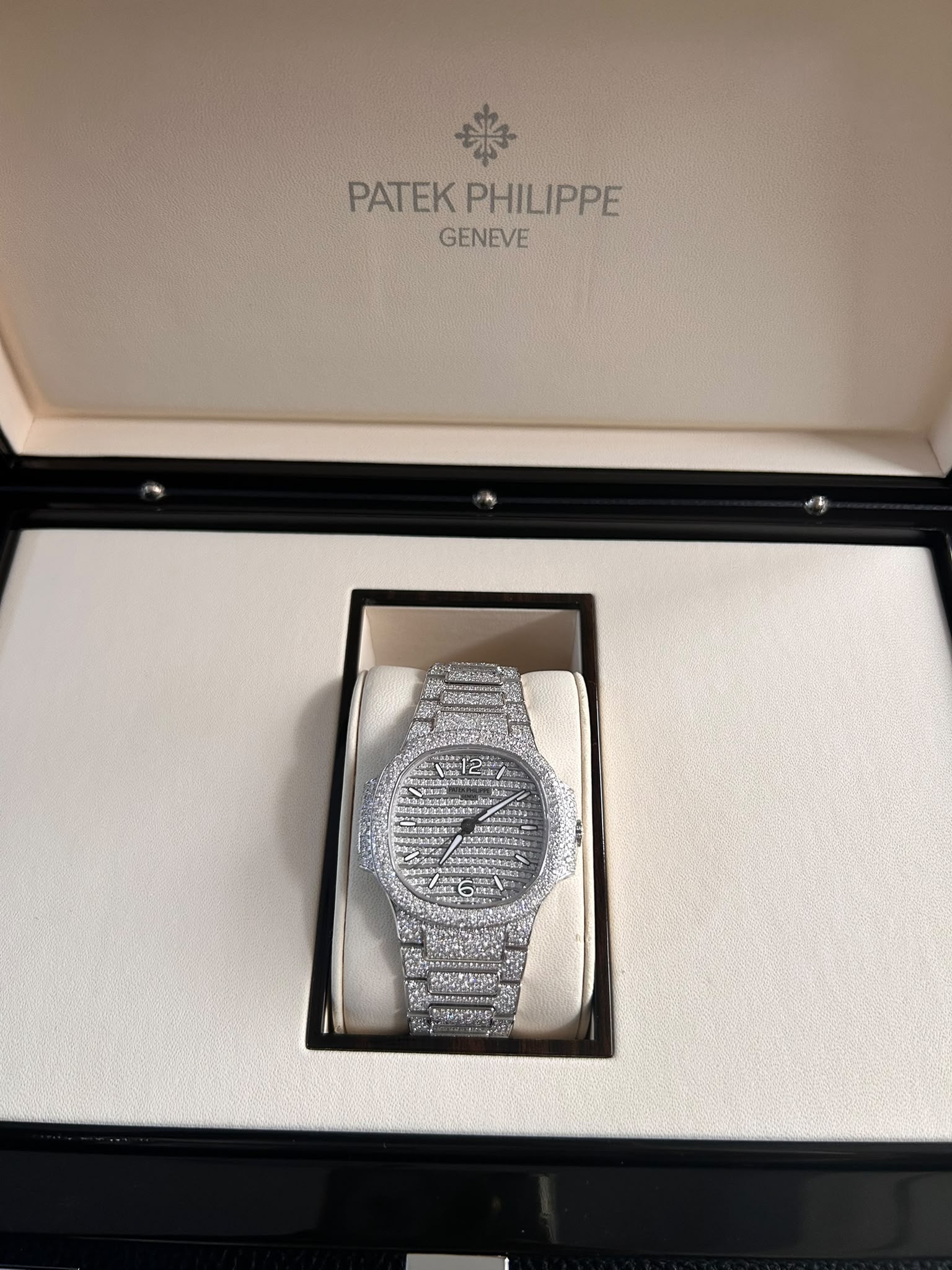 Patek Philippe Nautilus 7118/1450G-001  2025