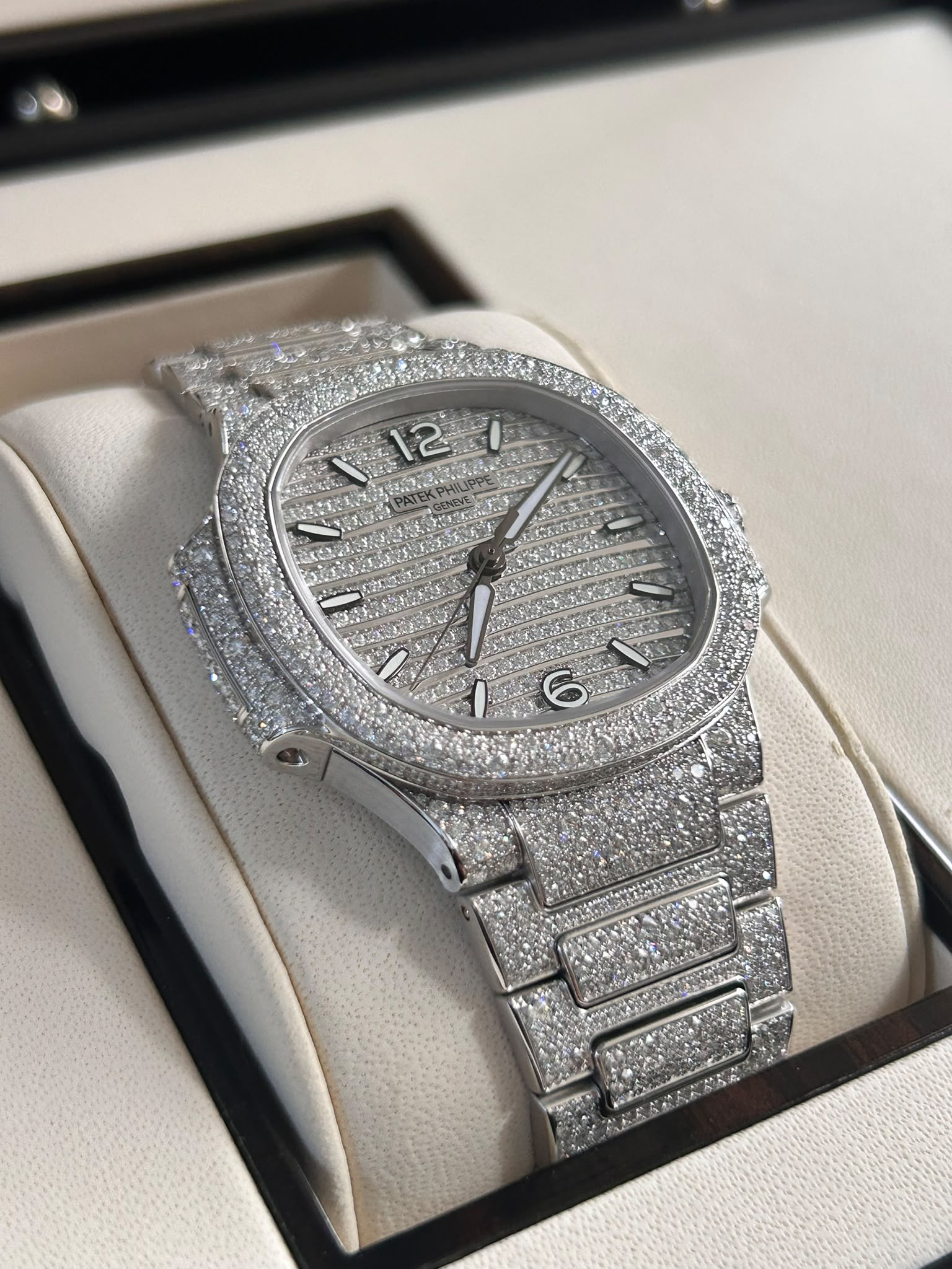 Patek Philippe Nautilus 7118/1450G-001  2025