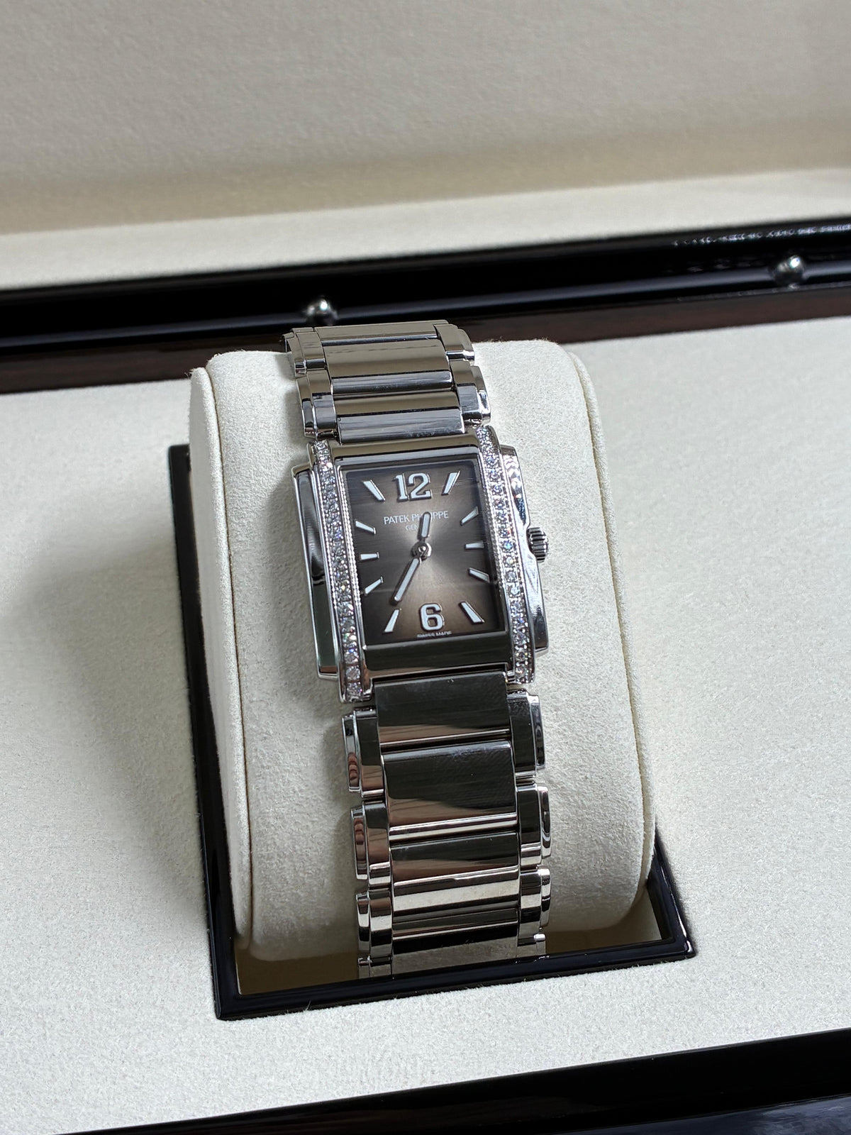 Patek Philippe 4910/1200A-010   2025