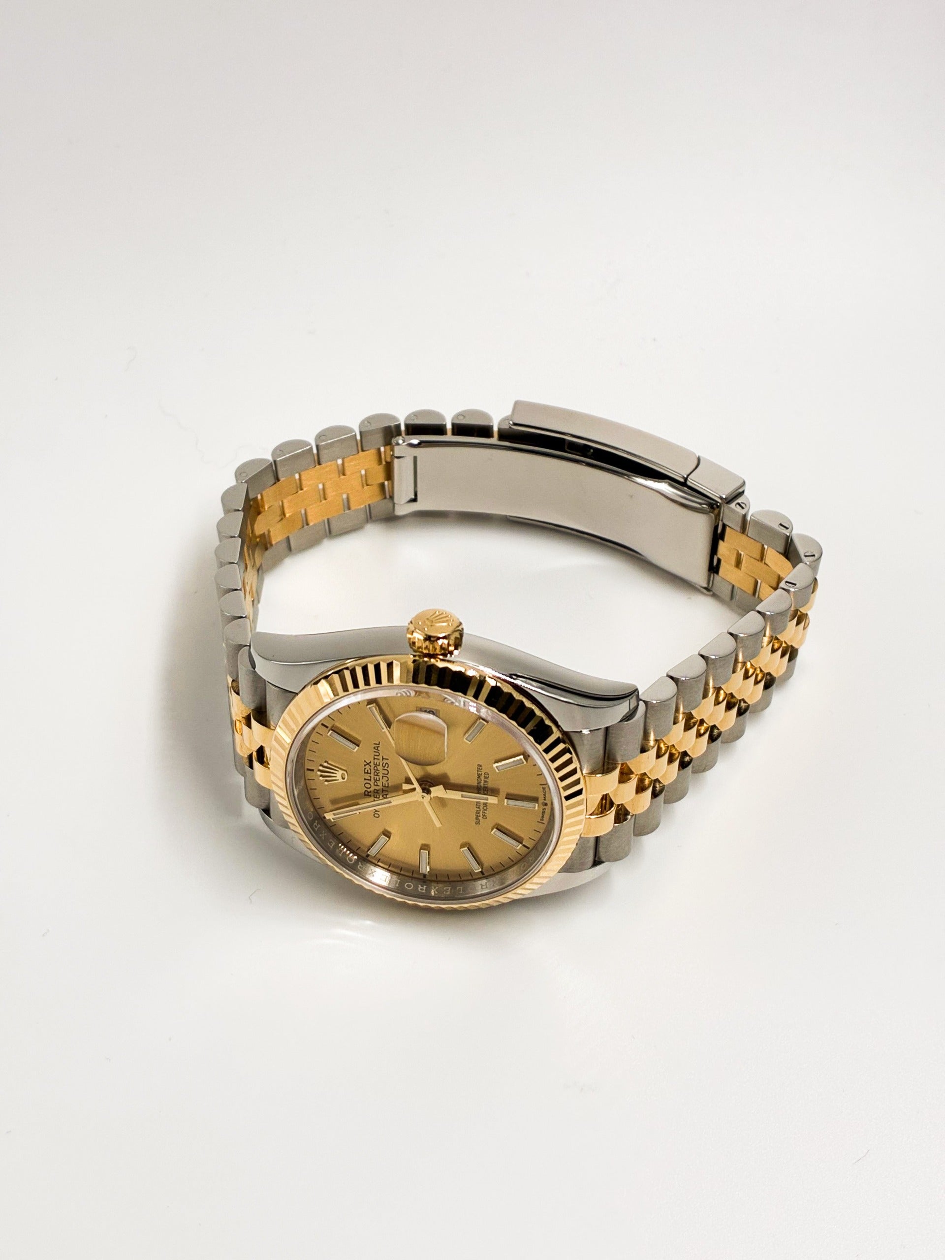 Rolex Datejust 36 126233 Champagne Index Dial Jubilee 2026